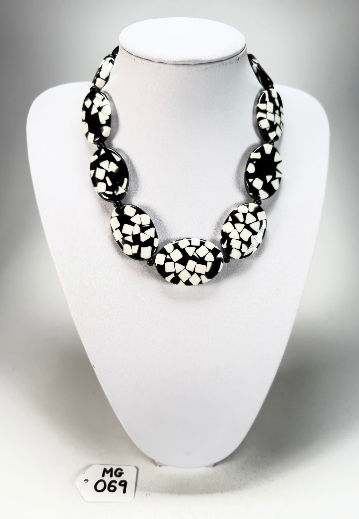 Marion Godart - Confetti "Forme Ovale" Black & White Resin Necklace