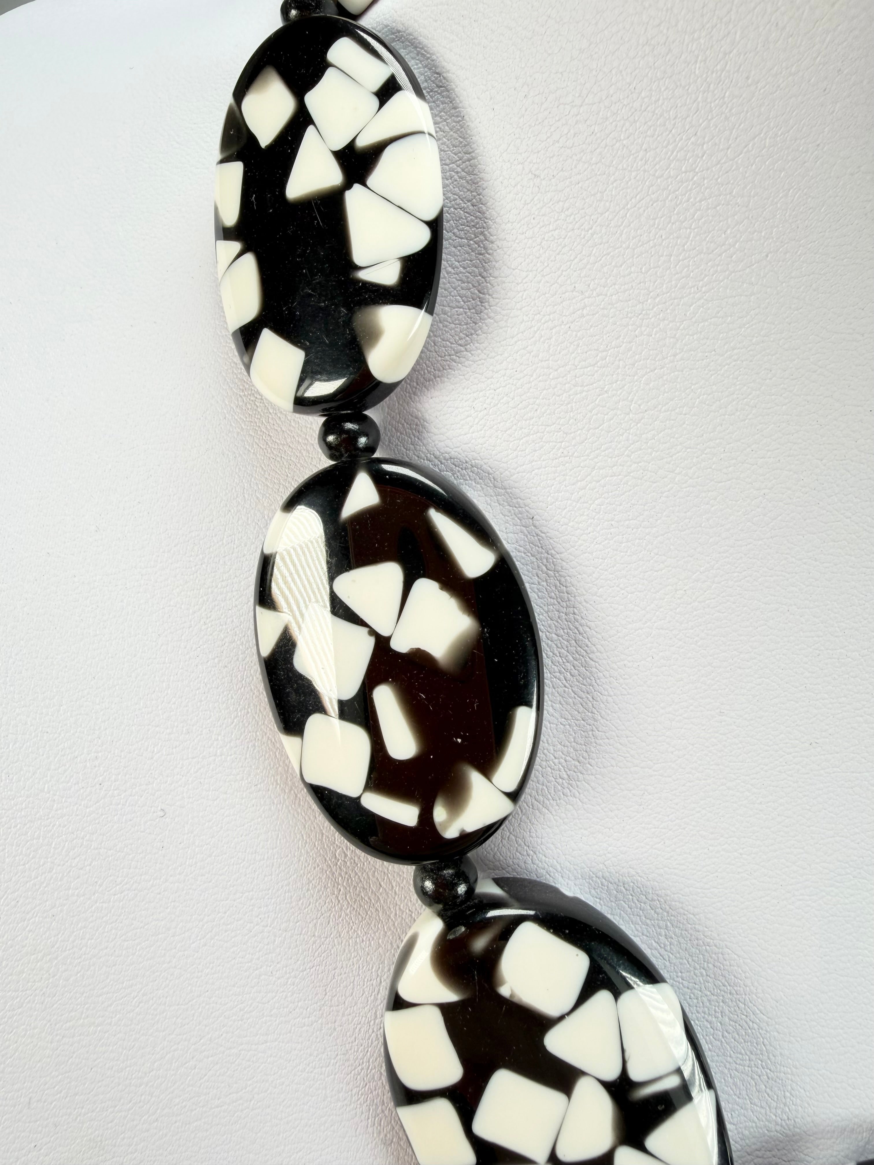 Marion Godart - Confetti "Forme Ovale" Black & White Resin Necklace