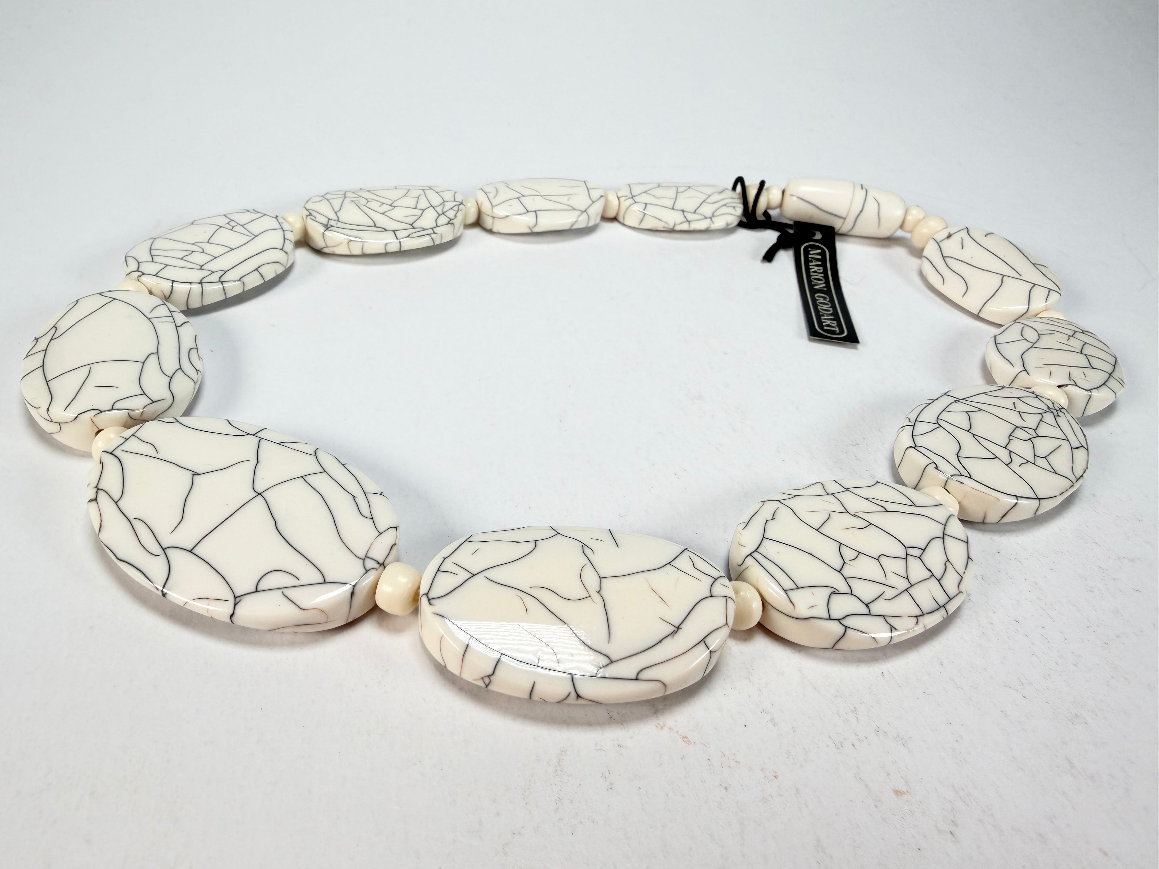 Marion Godart - Fragmental "Forme Ovale" Cream Resin Necklace