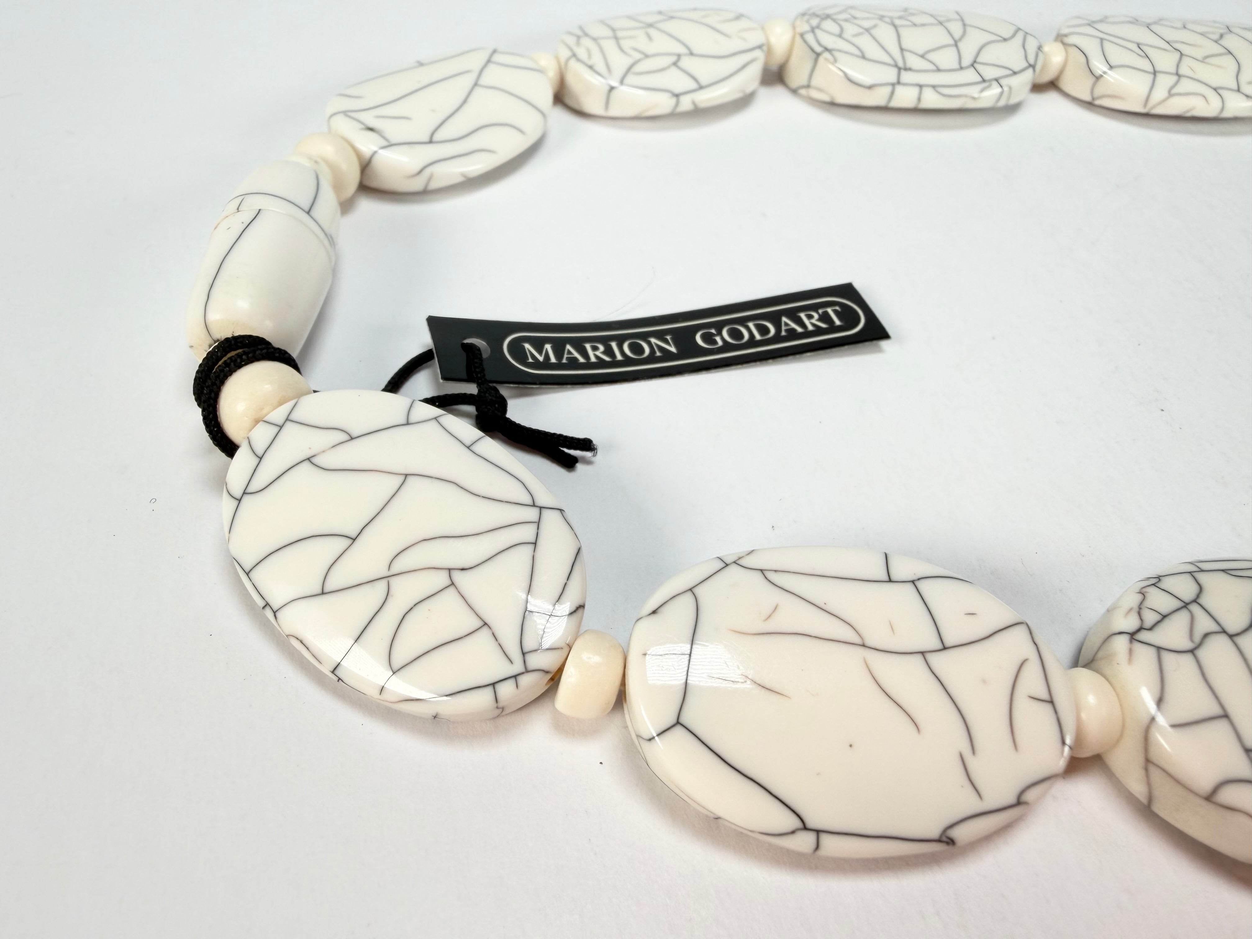Marion Godart - Fragmental "Forme Ovale" Cream Resin Necklace