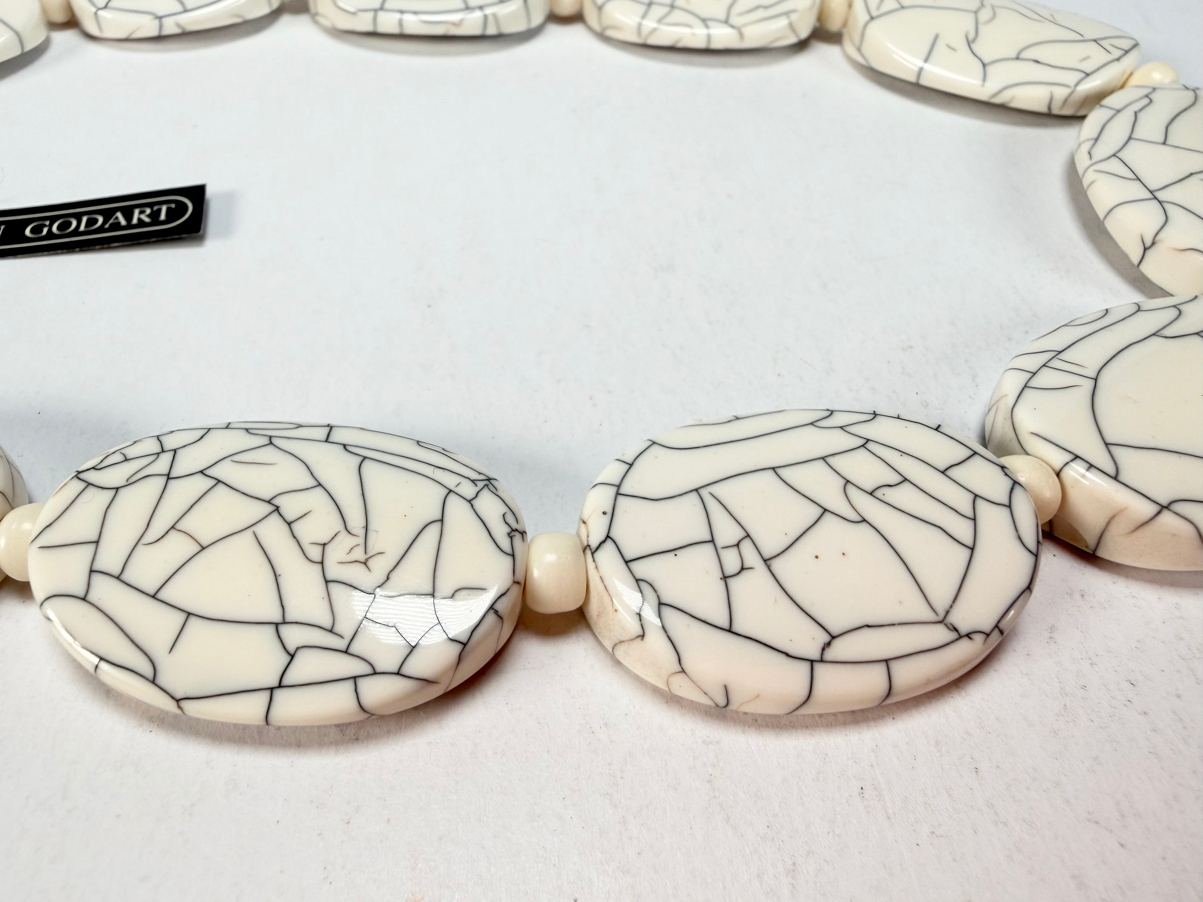 Marion Godart - Fragmental "Forme Ovale" Cream Resin Necklace