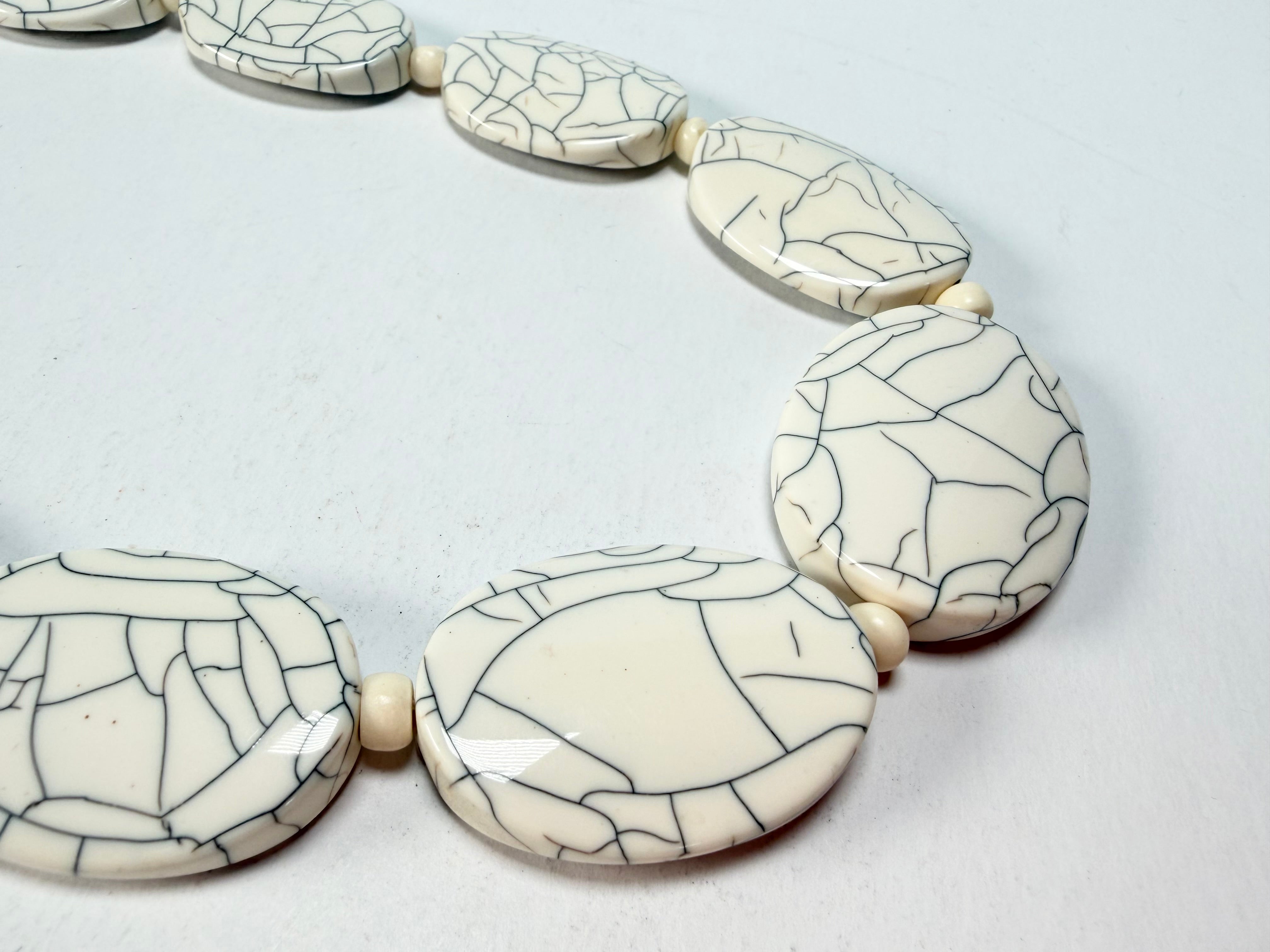 Marion Godart - Fragmental "Forme Ovale" Cream Resin Necklace