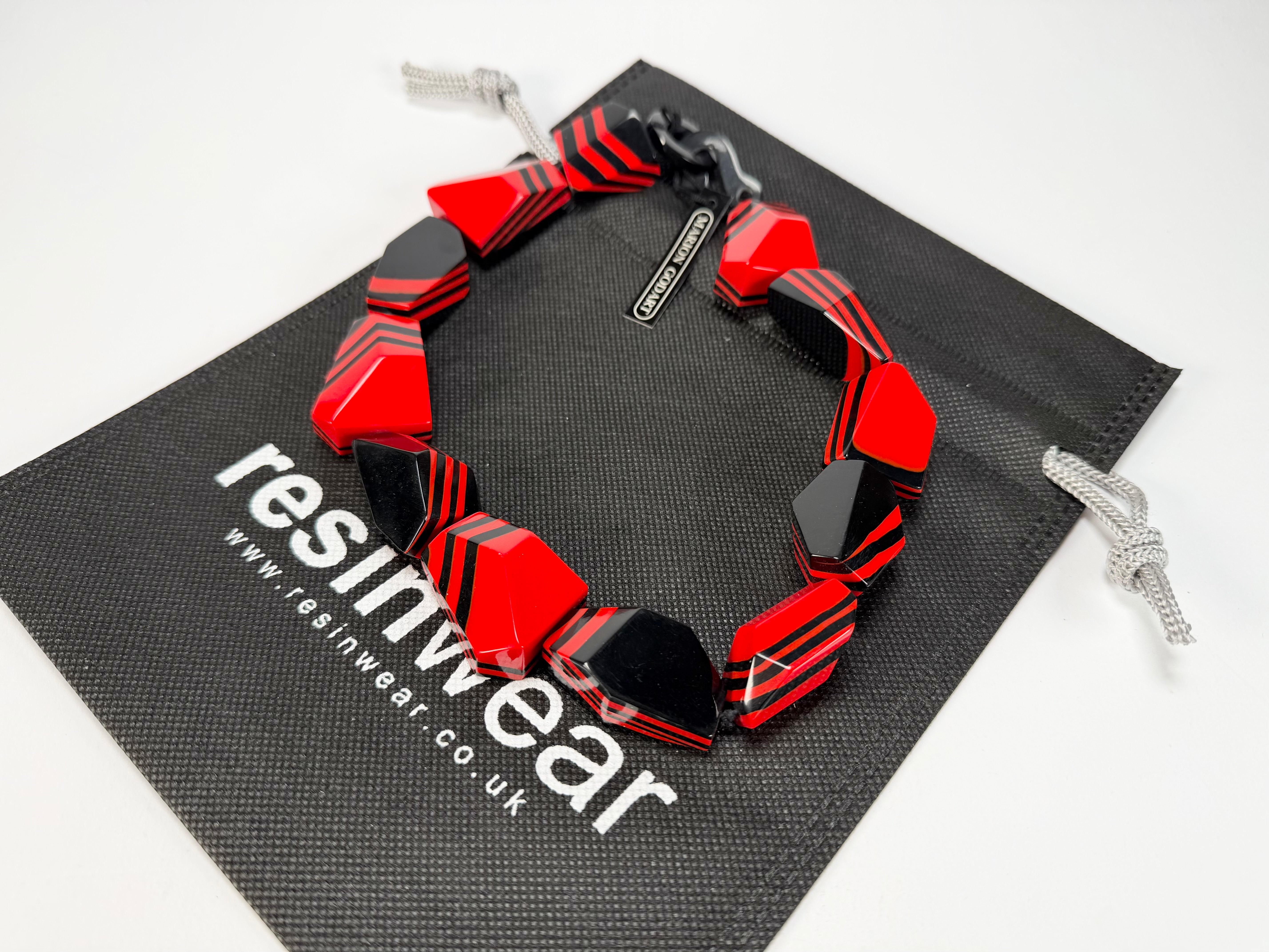 Marion Godart - Fragmental "Bord Dentelé" Black & Red Resin Necklace