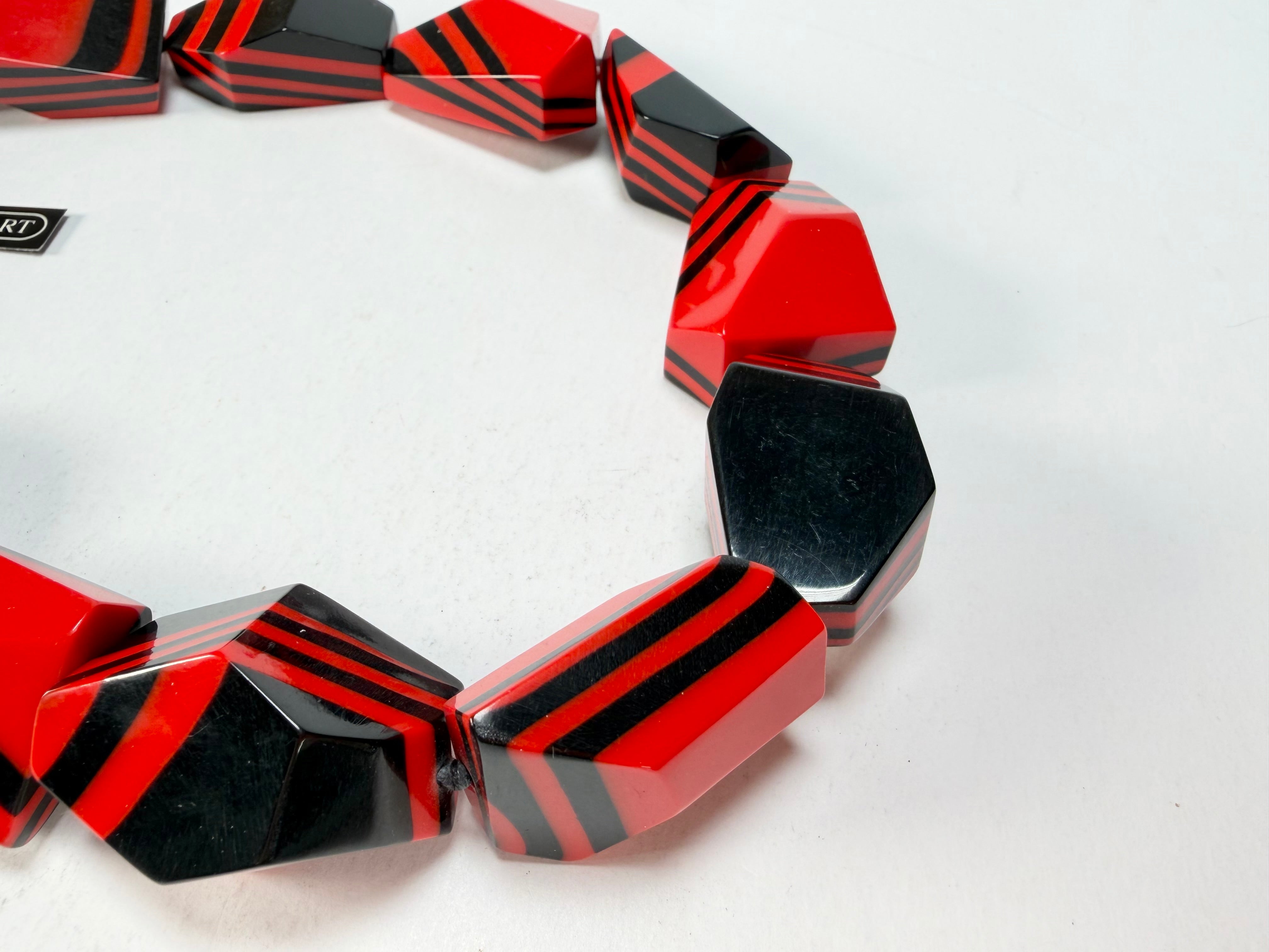Marion Godart - Fragmental "Bord Dentelé" Black & Red Resin Necklace