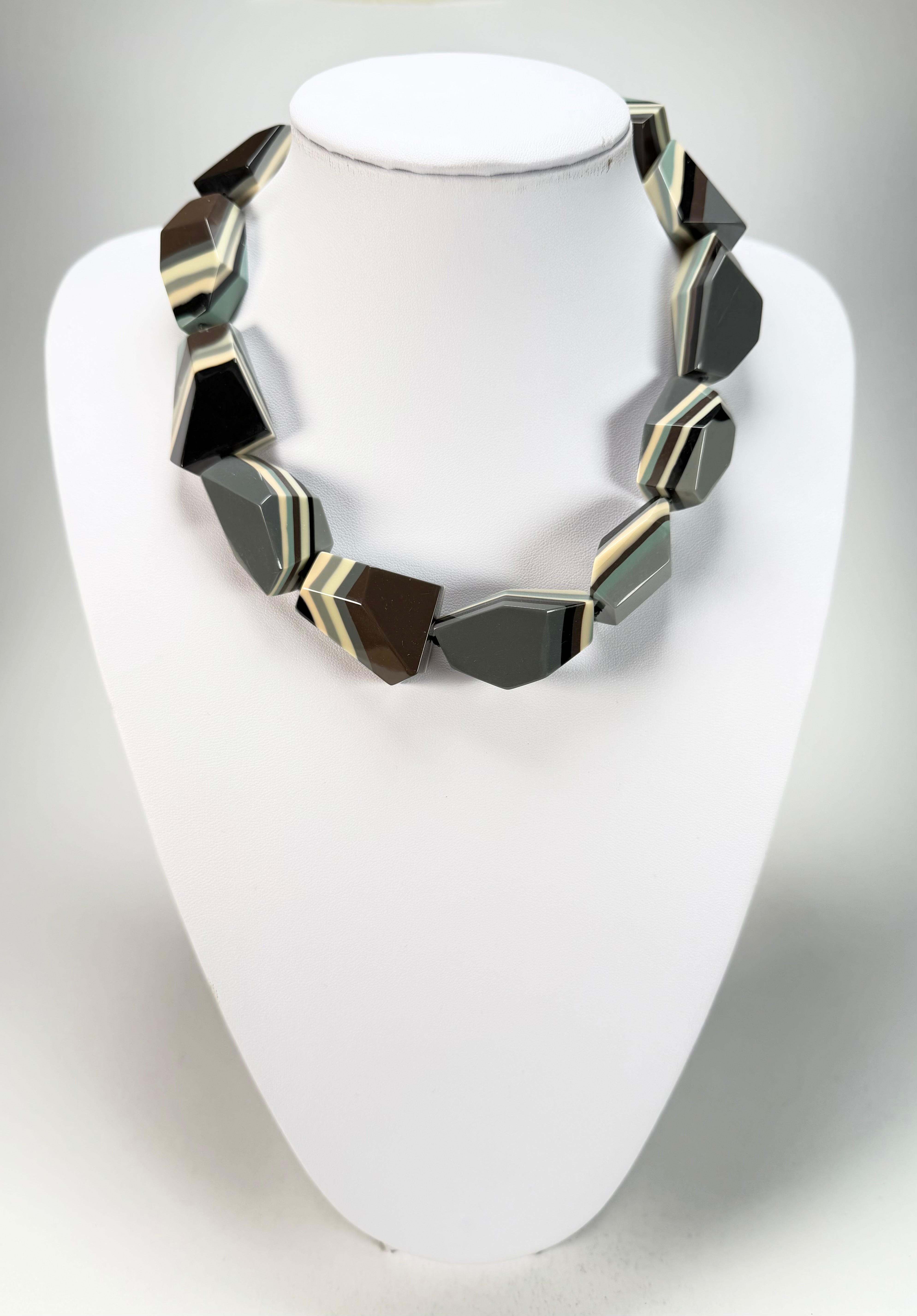 Marion Godart - Fragmental "Bord Dentelé" Neutral Mix Resin Necklace