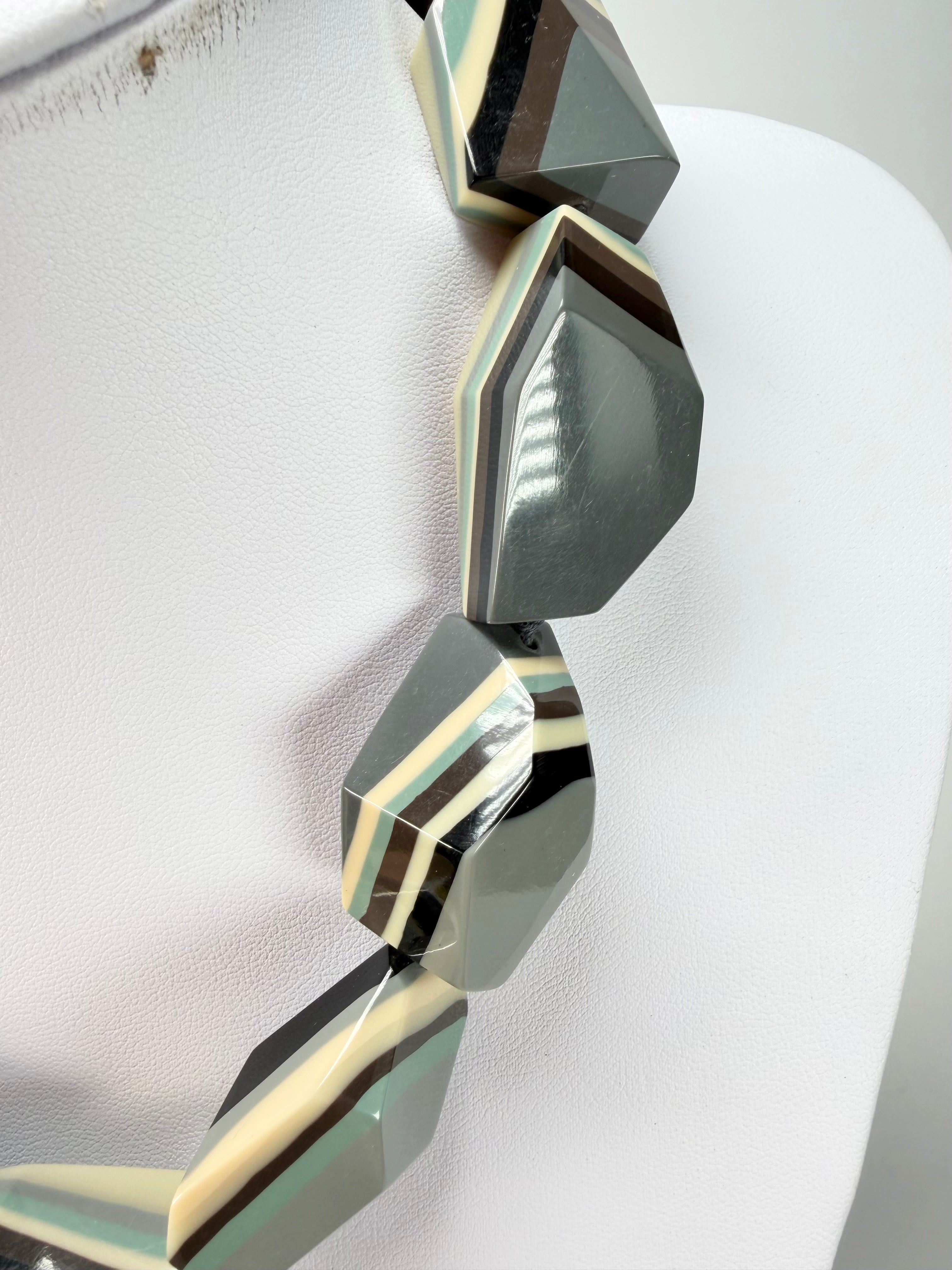 Marion Godart - Fragmental "Bord Dentelé" Neutral Mix Resin Necklace