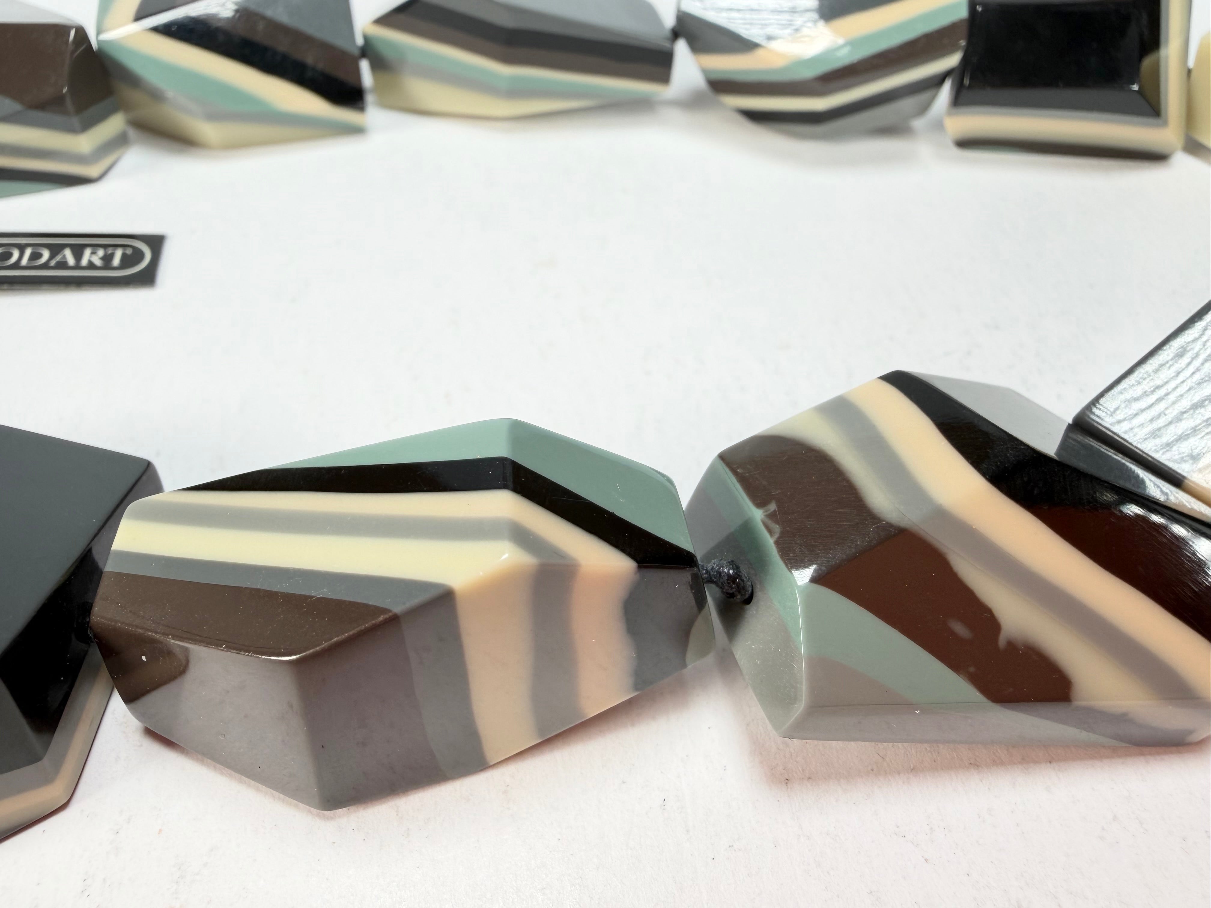 Marion Godart - Fragmental "Bord Dentelé" Neutral Mix Resin Necklace