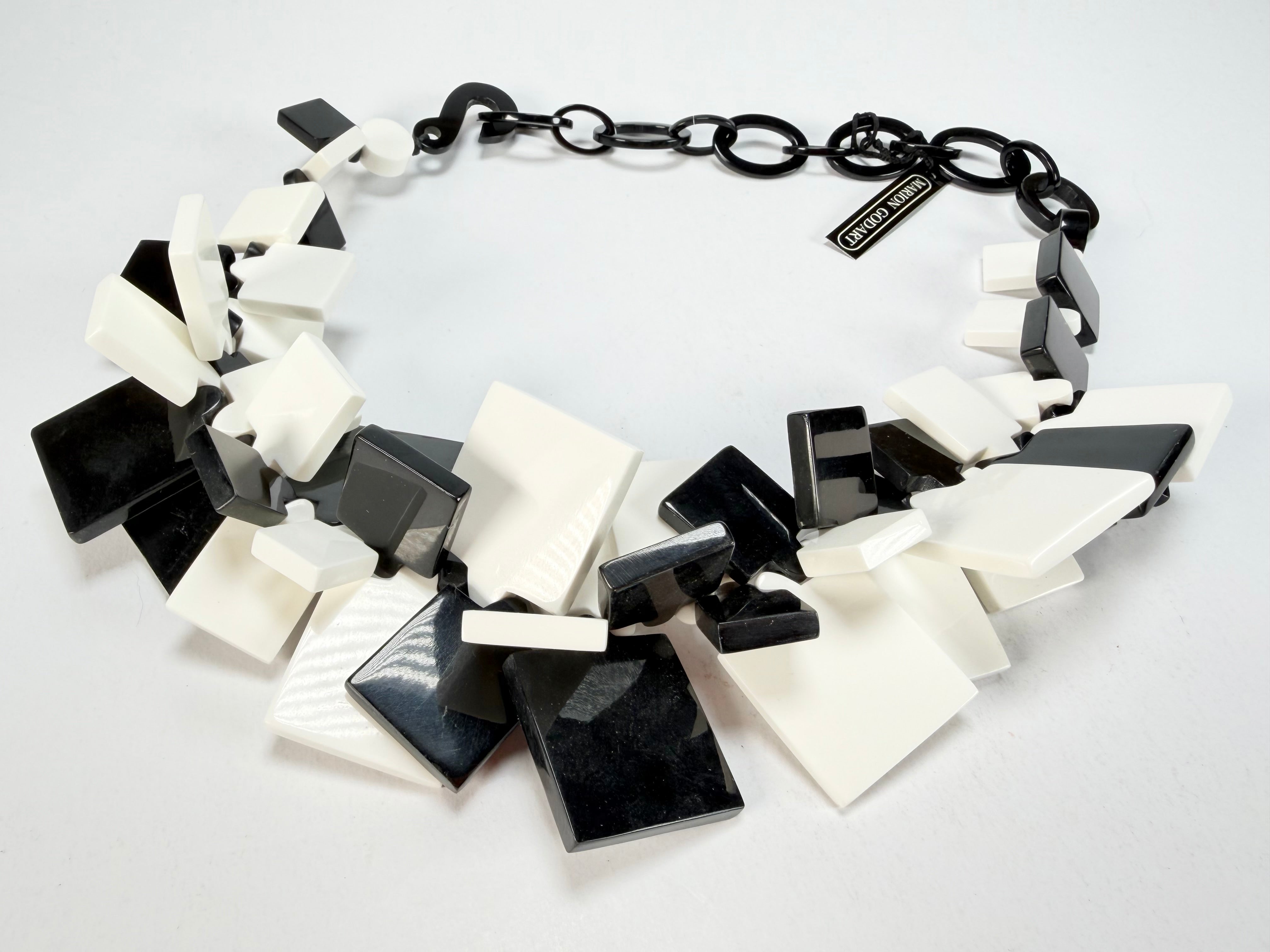 Marion Godart - Monochrome "Draps Tombés" Black & White Resin Necklace