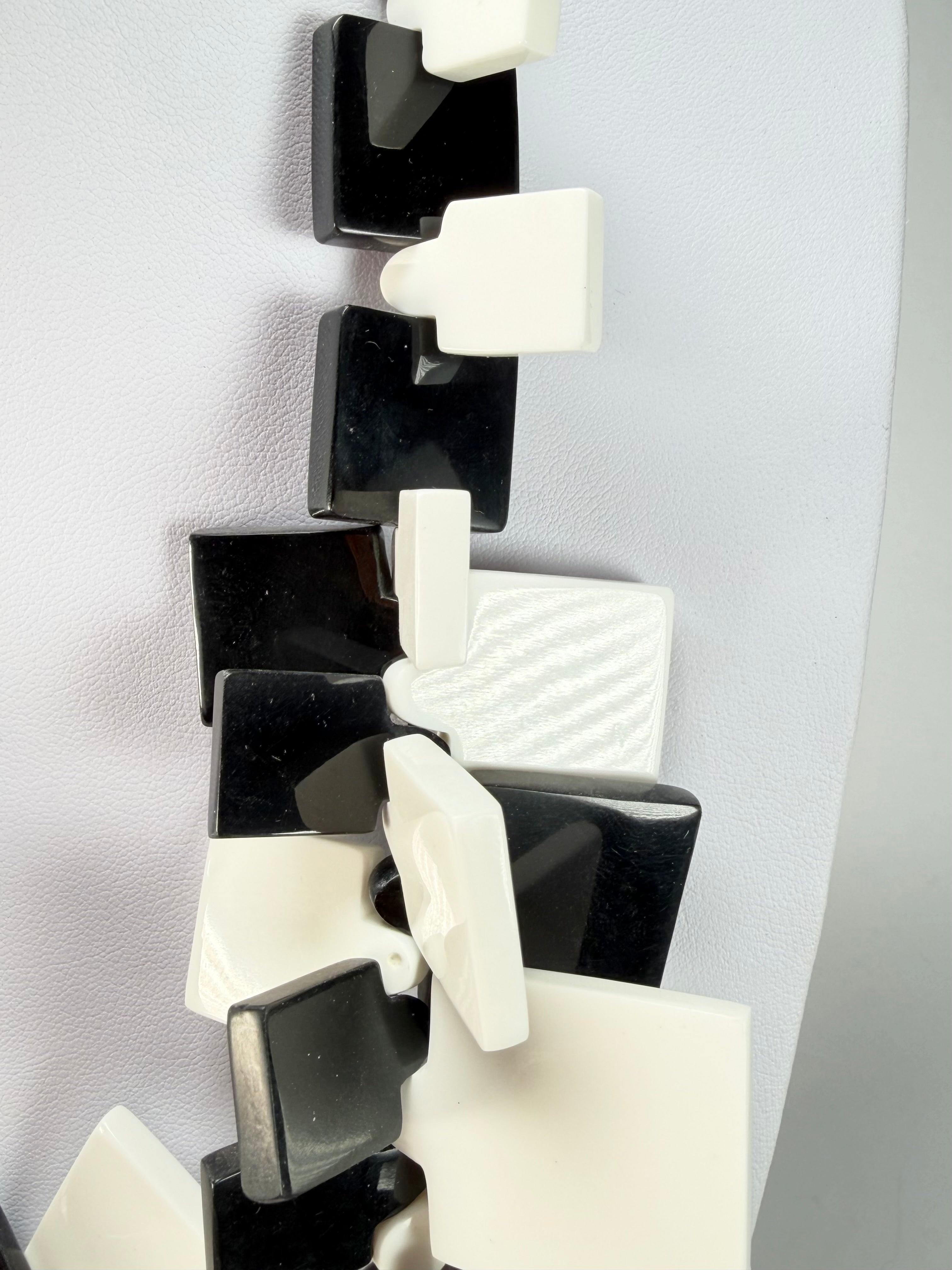 Marion Godart - Monochrome "Draps Tombés" Black & White Resin Necklace