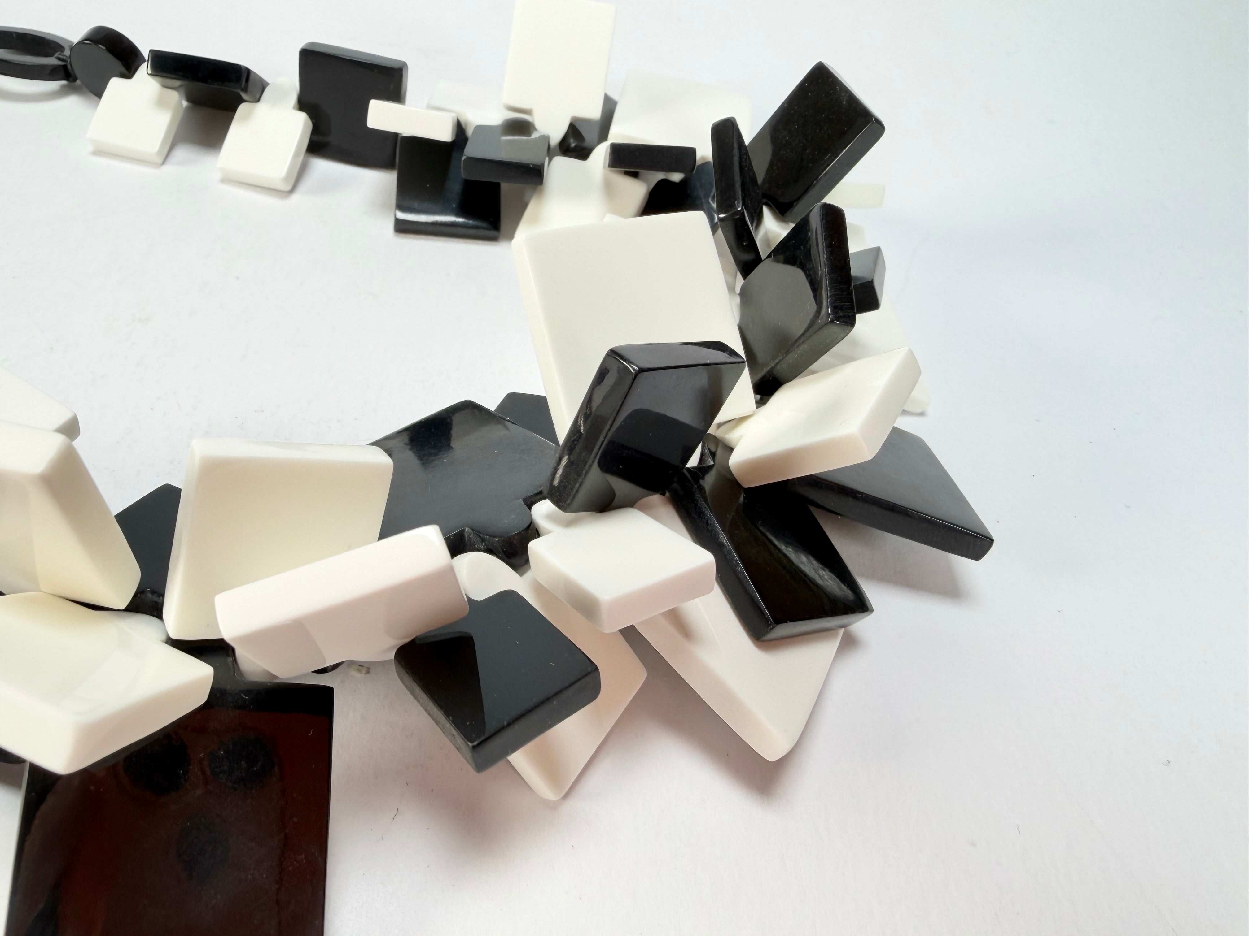 Marion Godart - Monochrome "Draps Tombés" Black & White Resin Necklace