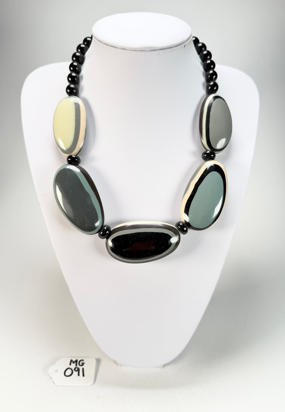 Marion Godart - BSX "Ovales Allongés" Neutral Mix Resin Necklace