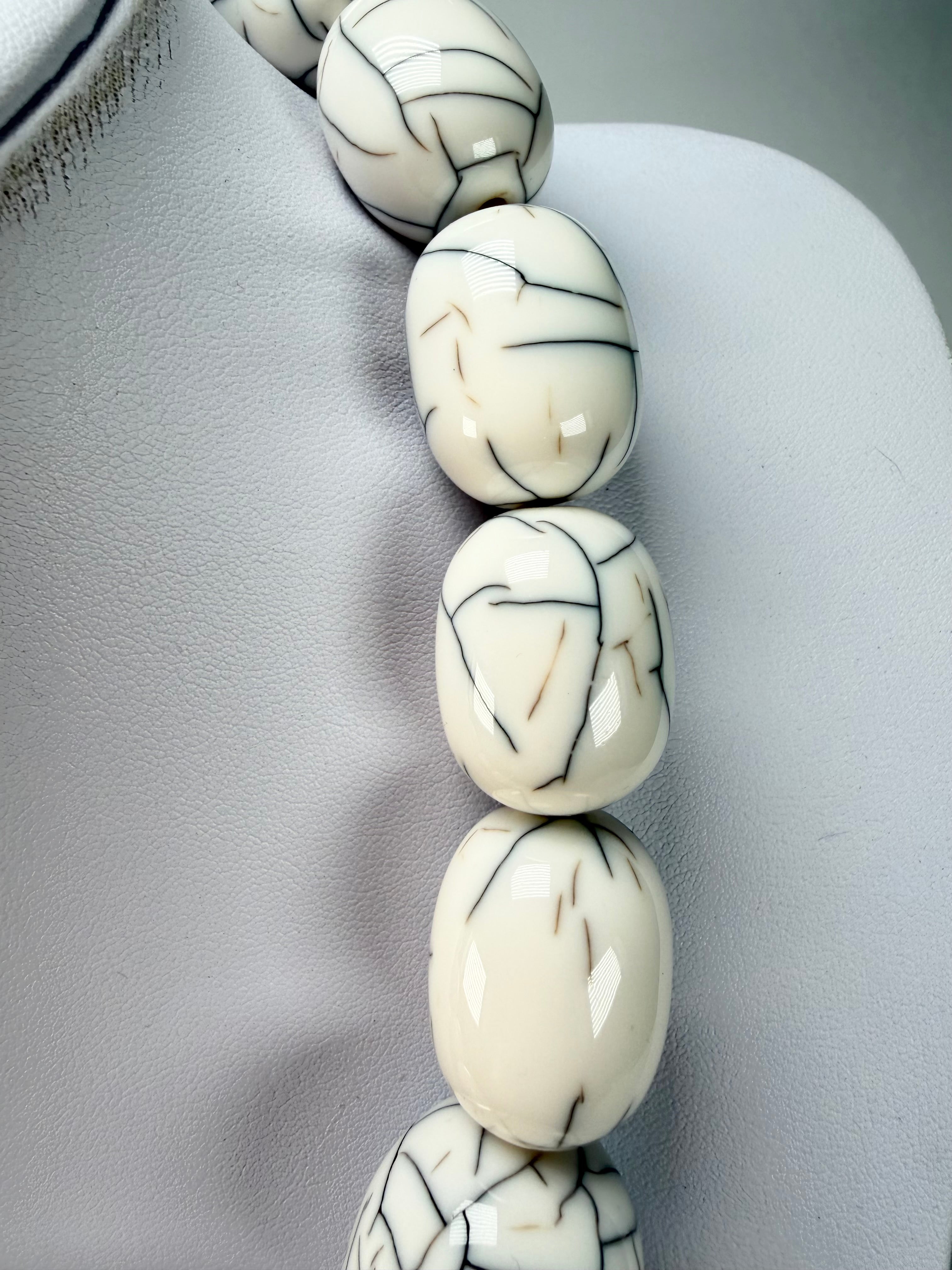 Marion Godart - Fragmental "Tonneau Roulant" Cream Resin Necklace