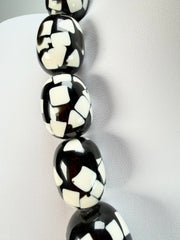 Marion Godart - Confetti "Tonneau Roulant" Black & White Resin Necklace