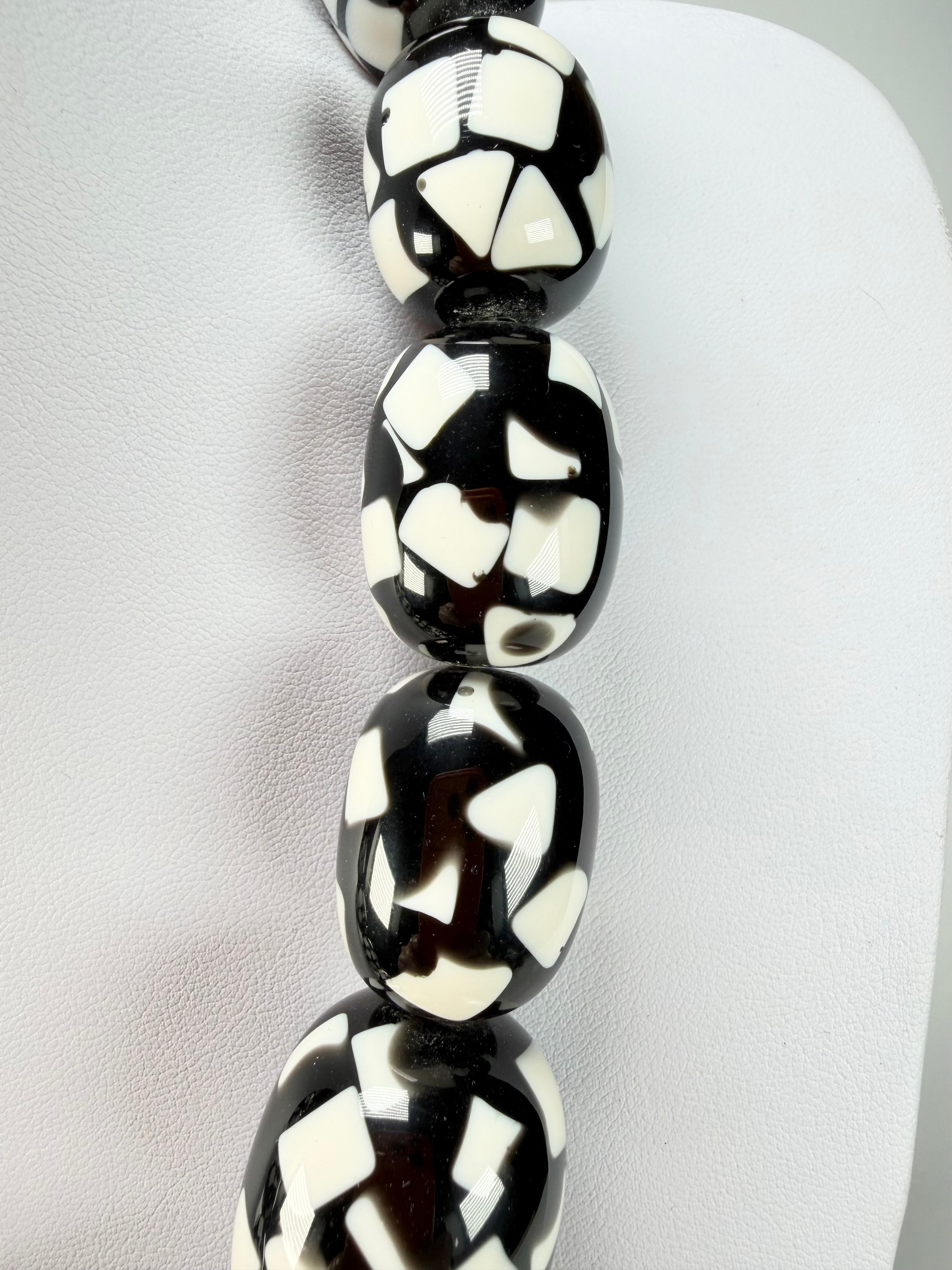 Marion Godart - Confetti "Tonneau Roulant" Black & White Resin Necklace