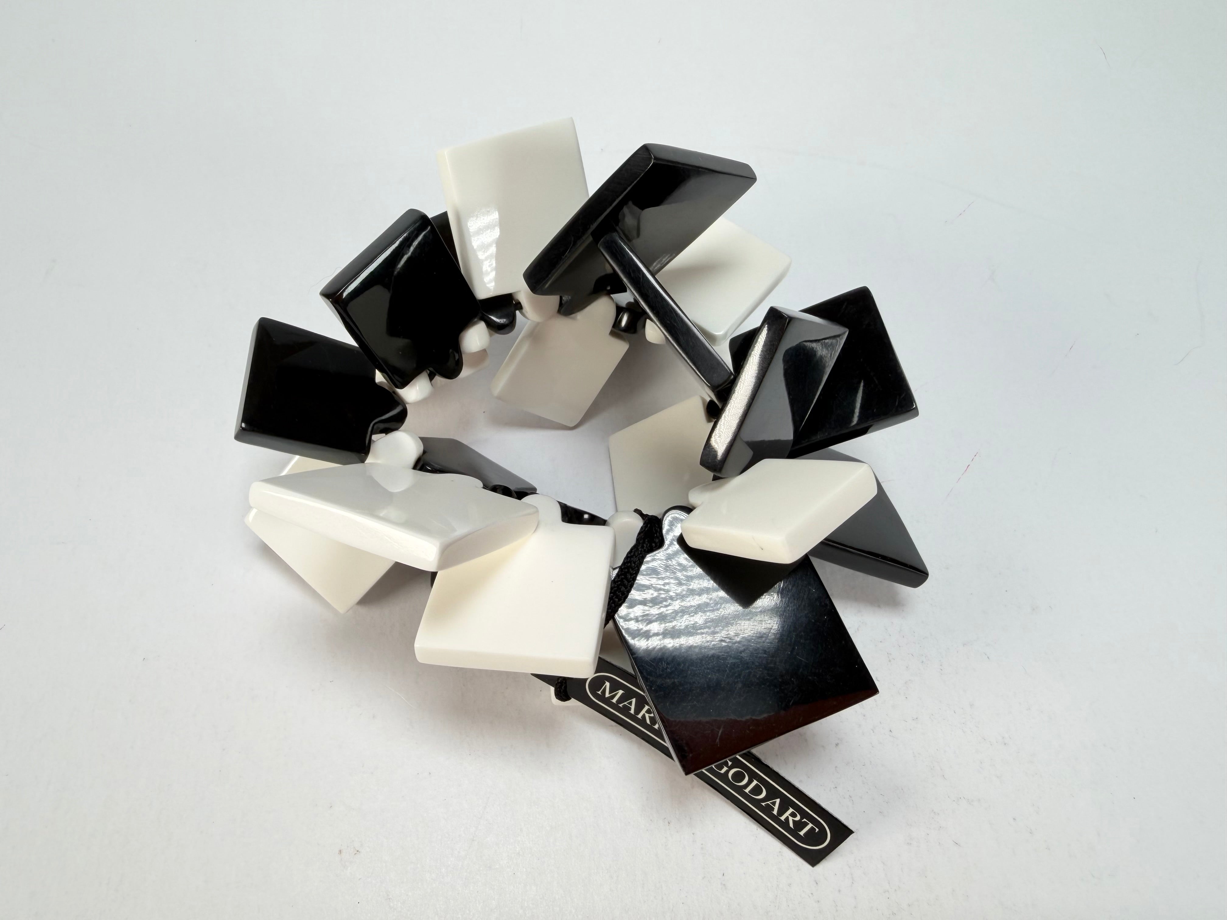 Marion Godart - Monochrome "Draps Tombés" Black & White Elasticated Resin Bracelet