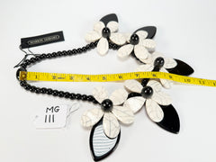Marion Godart - Floral "Grand Pétale x Fragmental" White Flower Resin Necklace
