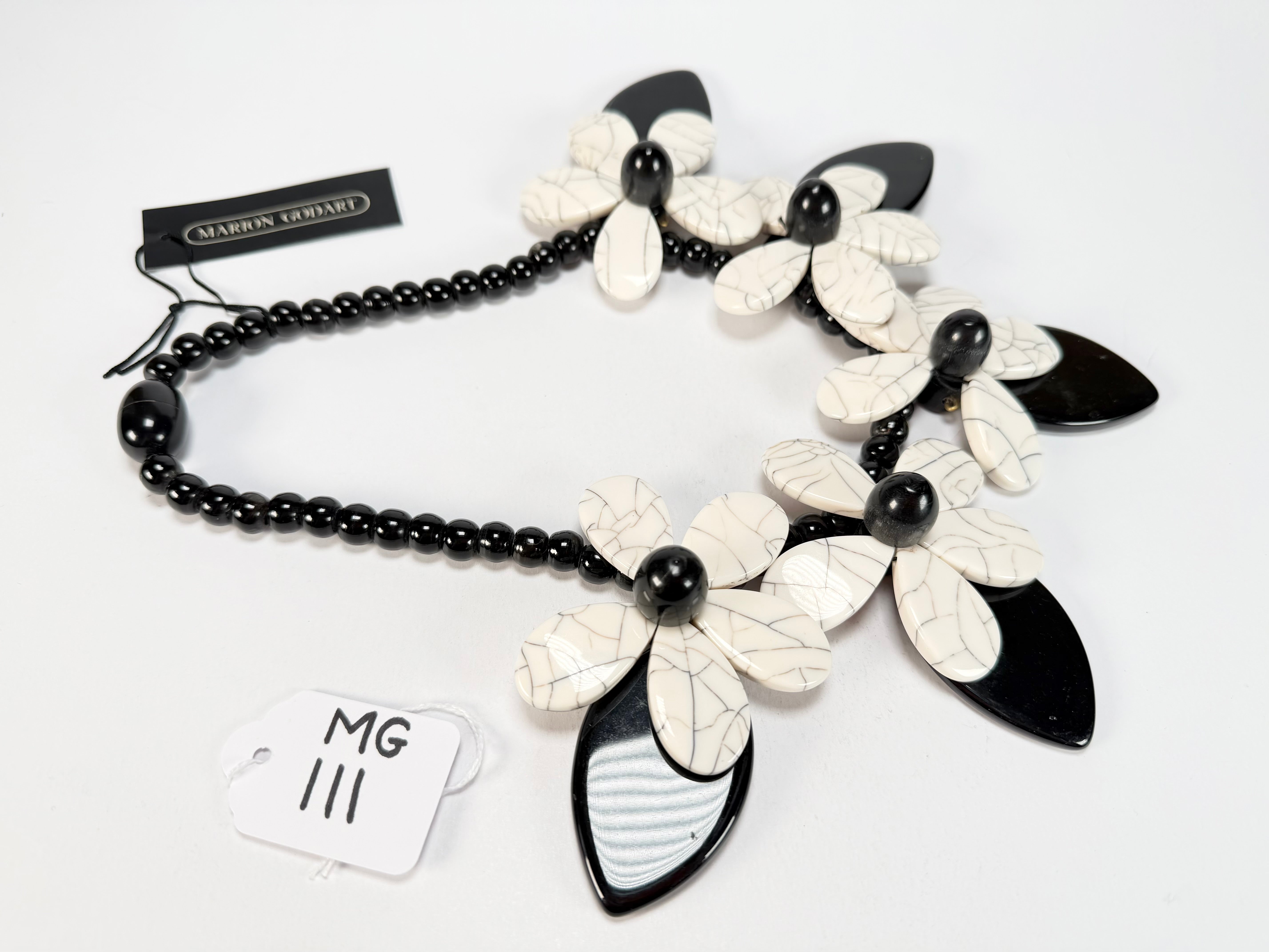 Marion Godart - Floral "Grand Pétale x Fragmental" White Flower Resin Necklace