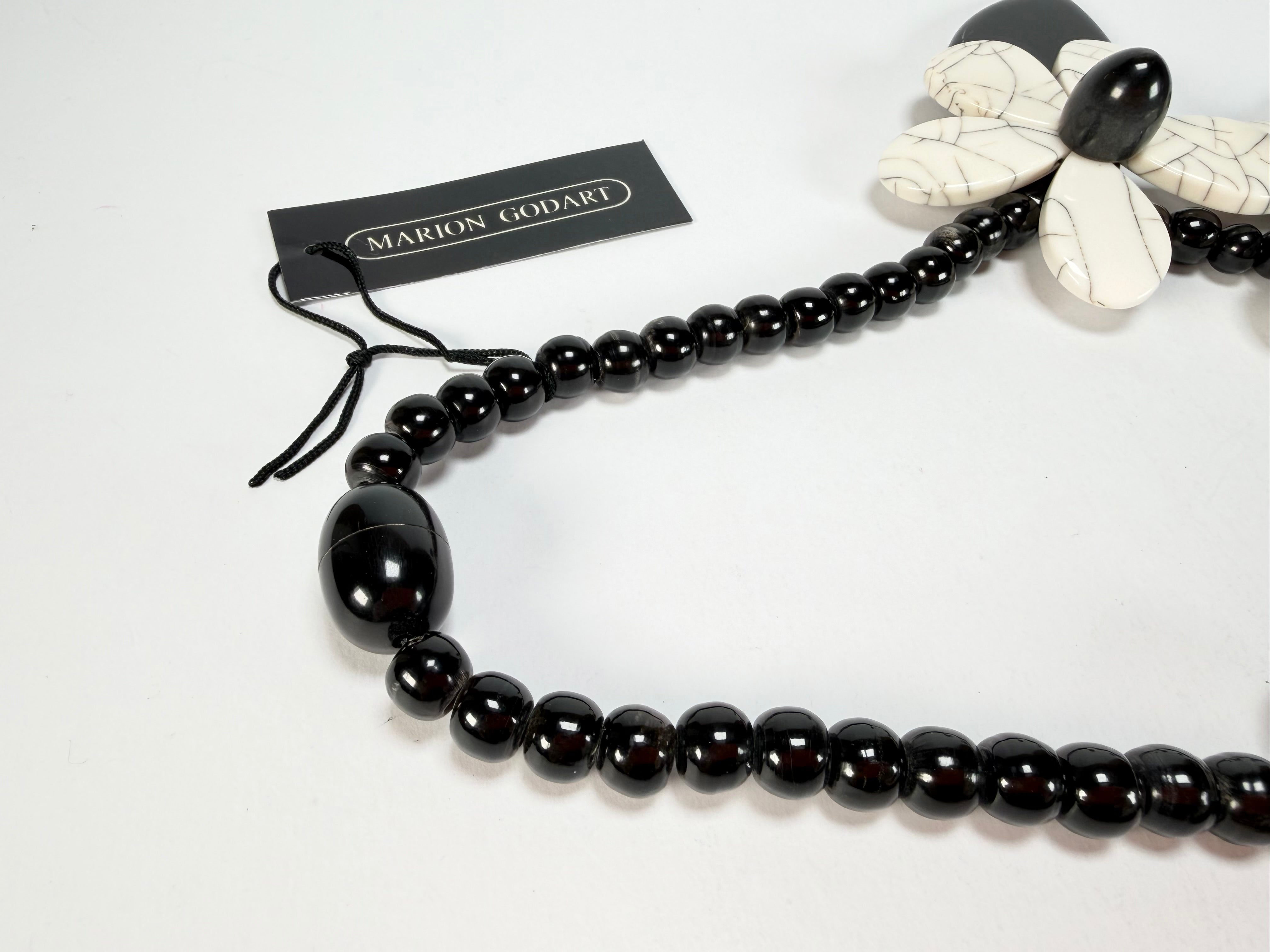 Marion Godart - Floral "Grand Pétale x Fragmental" White Flower Resin Necklace