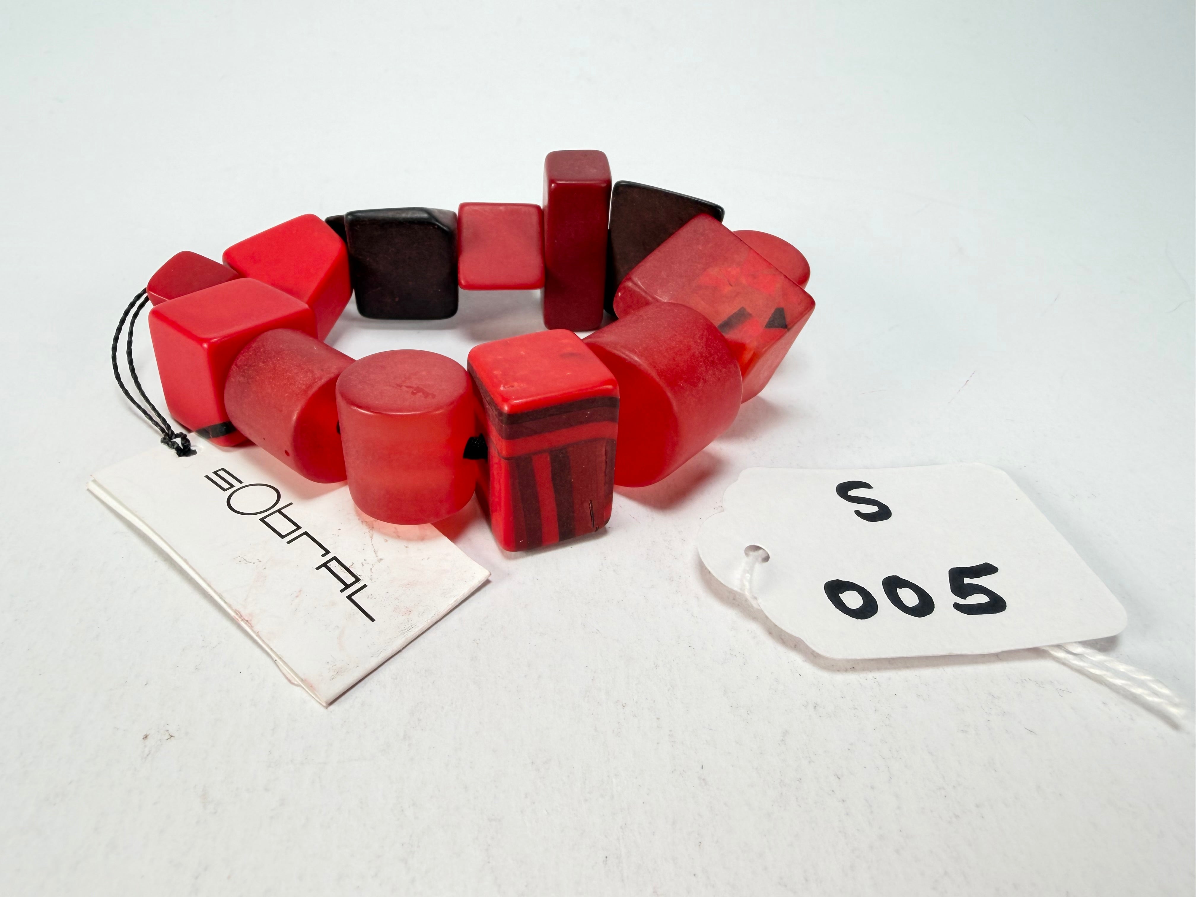 Sobral - Indiana "Vermelho" Red Mix Elasticated Resin Bracelet ( 000210 )
