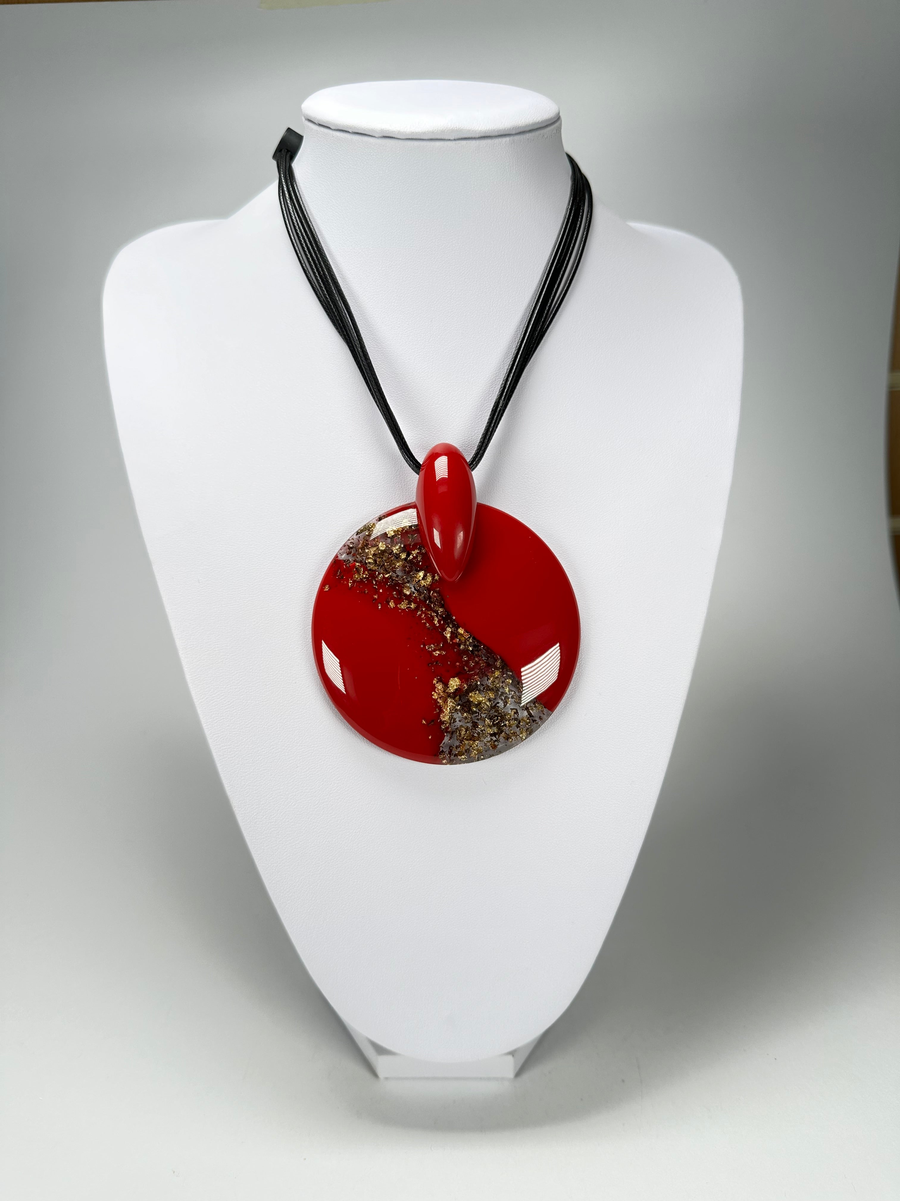 Sobral - Metalique Orlando "Eolia" Red Resin Necklace ( 002858 )