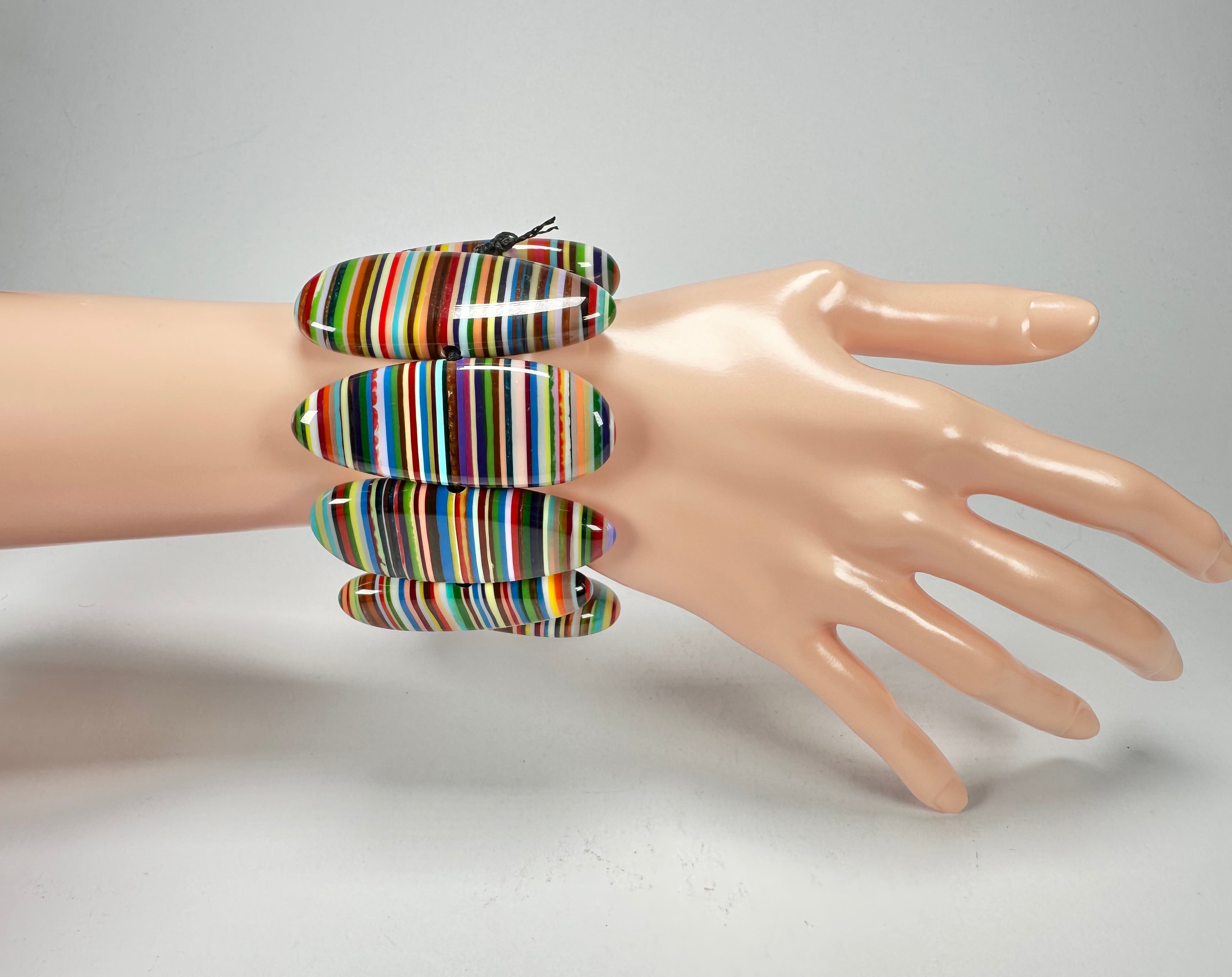Sobral - Pop Art "Pipe" Elasticated Resin Bracelet ( 005424 )