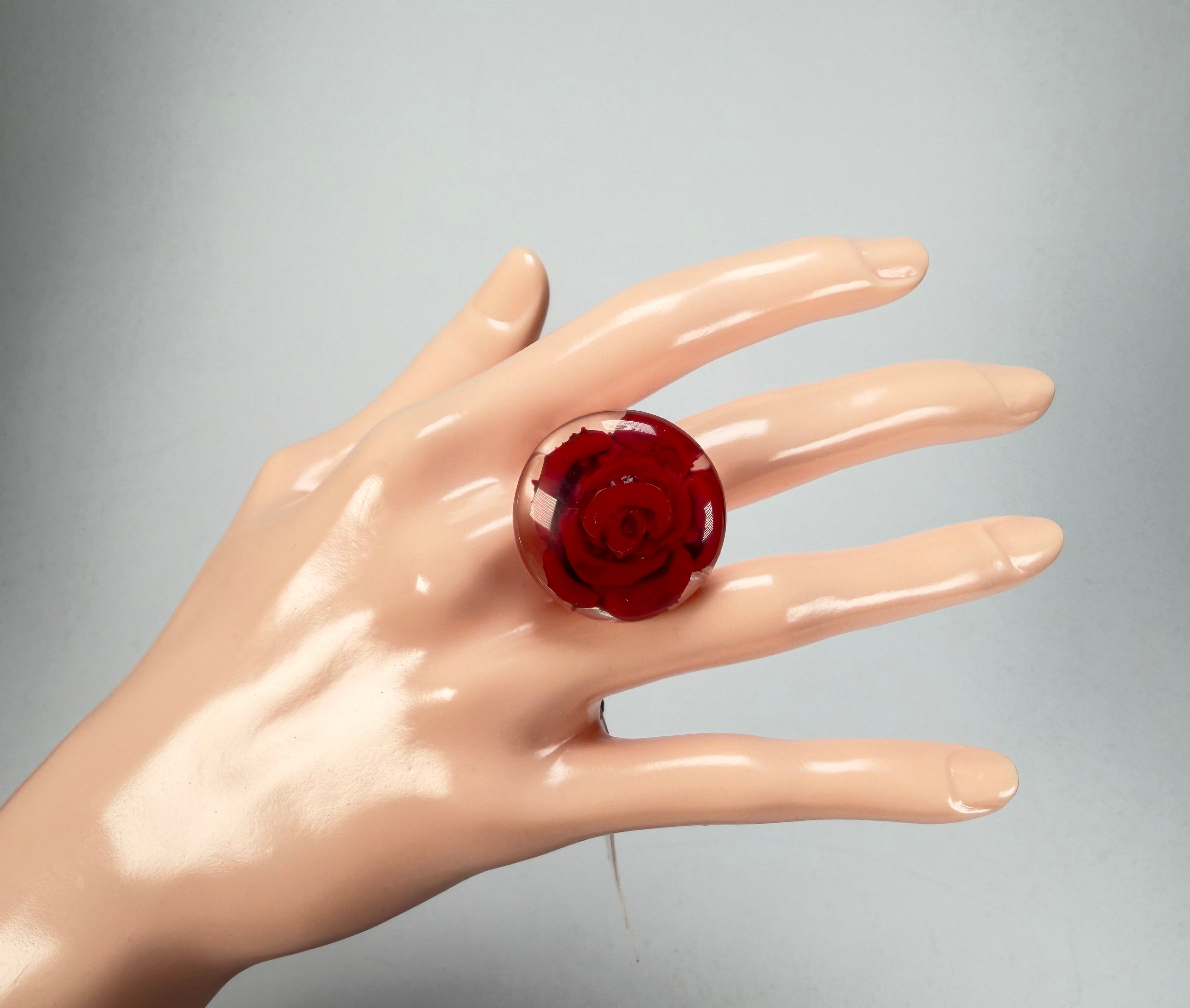 Sobral - Roses "Dukat" Resin Ring ( 004562 ) - Size UK P / US 7.5