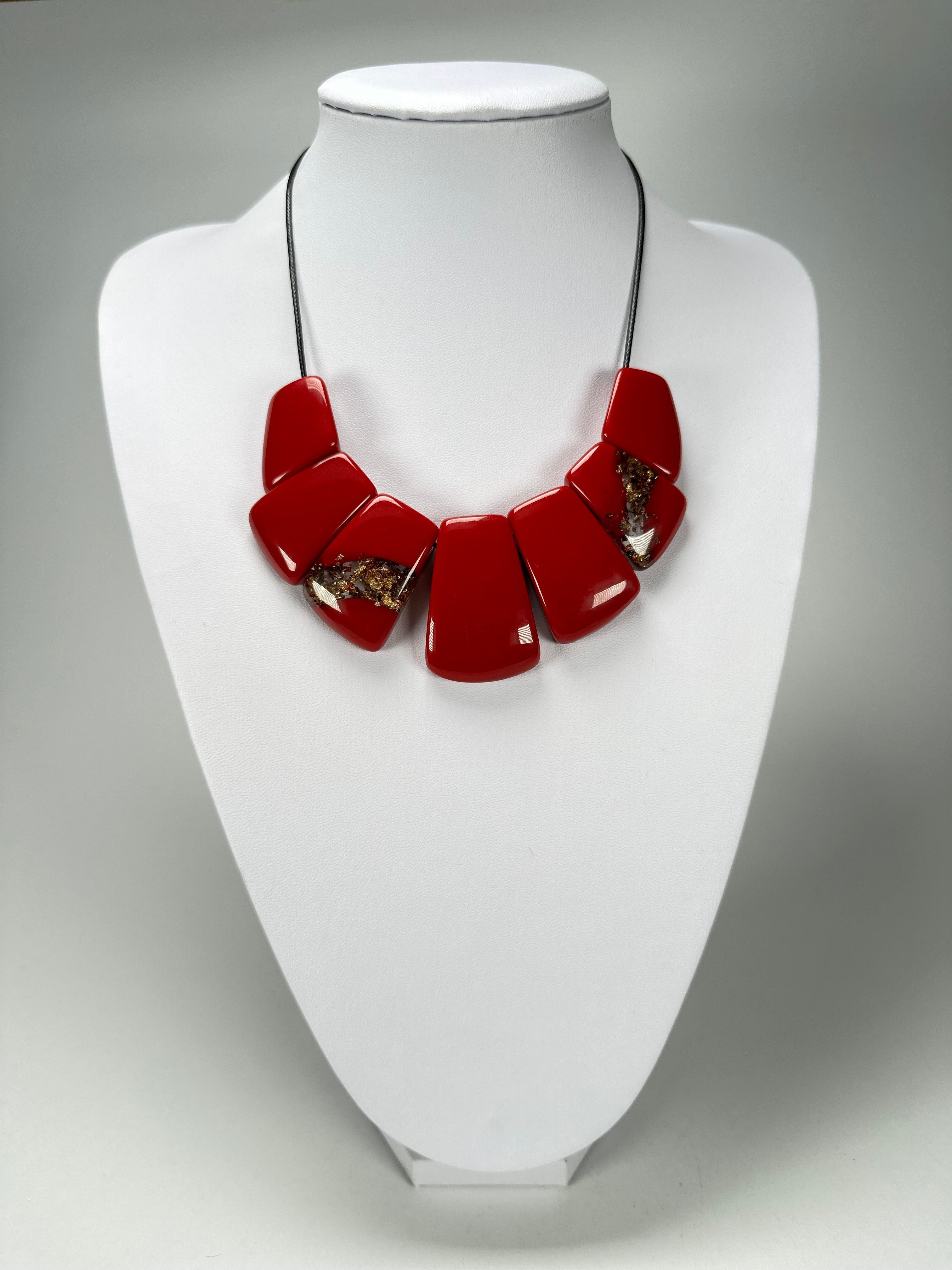 Sobral - Metalique Orlando "Rimla" Red Resin Necklace ( 004144 )