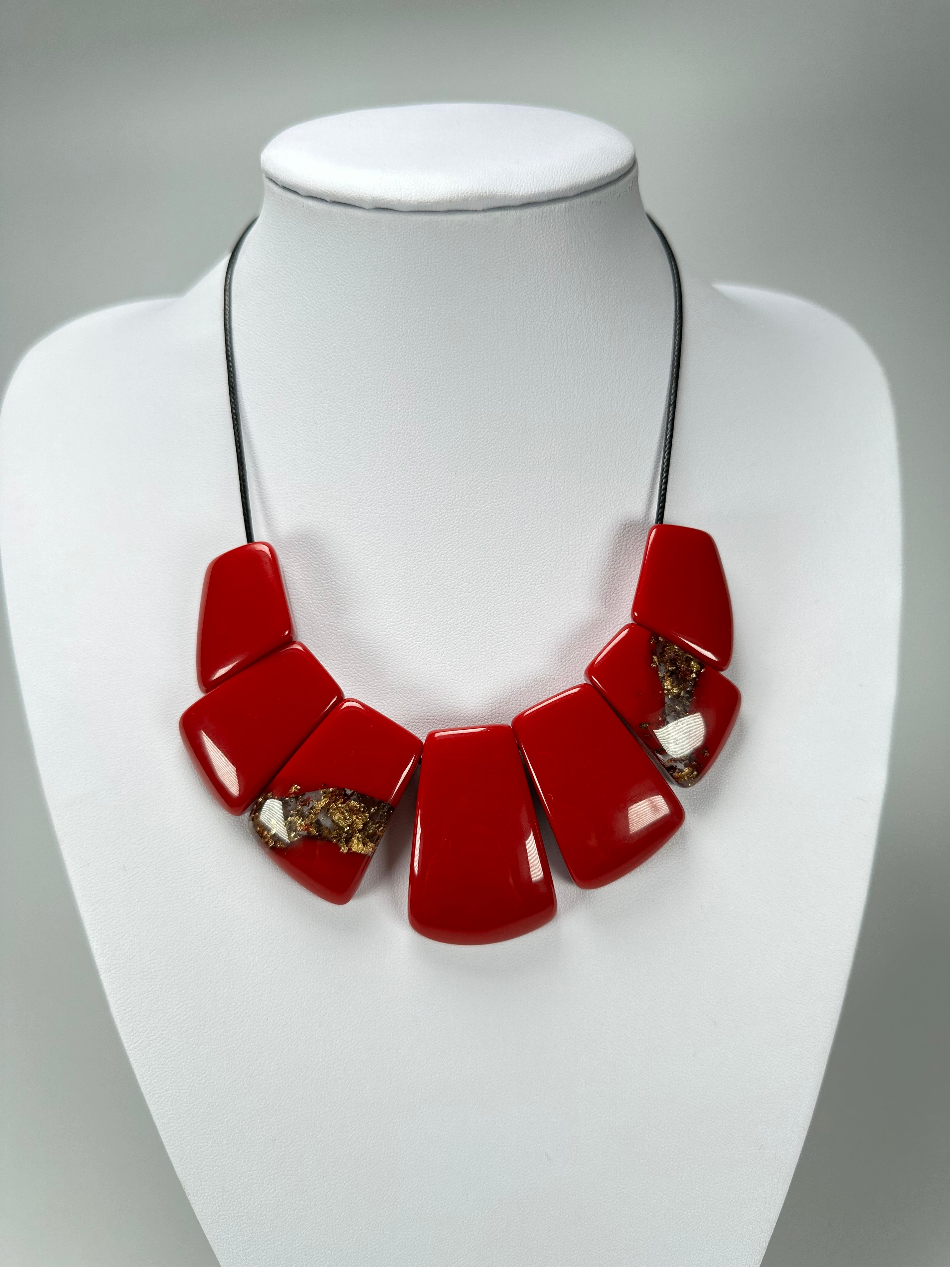 Sobral - Metalique Orlando "Rimla" Red Resin Necklace ( 004144 )