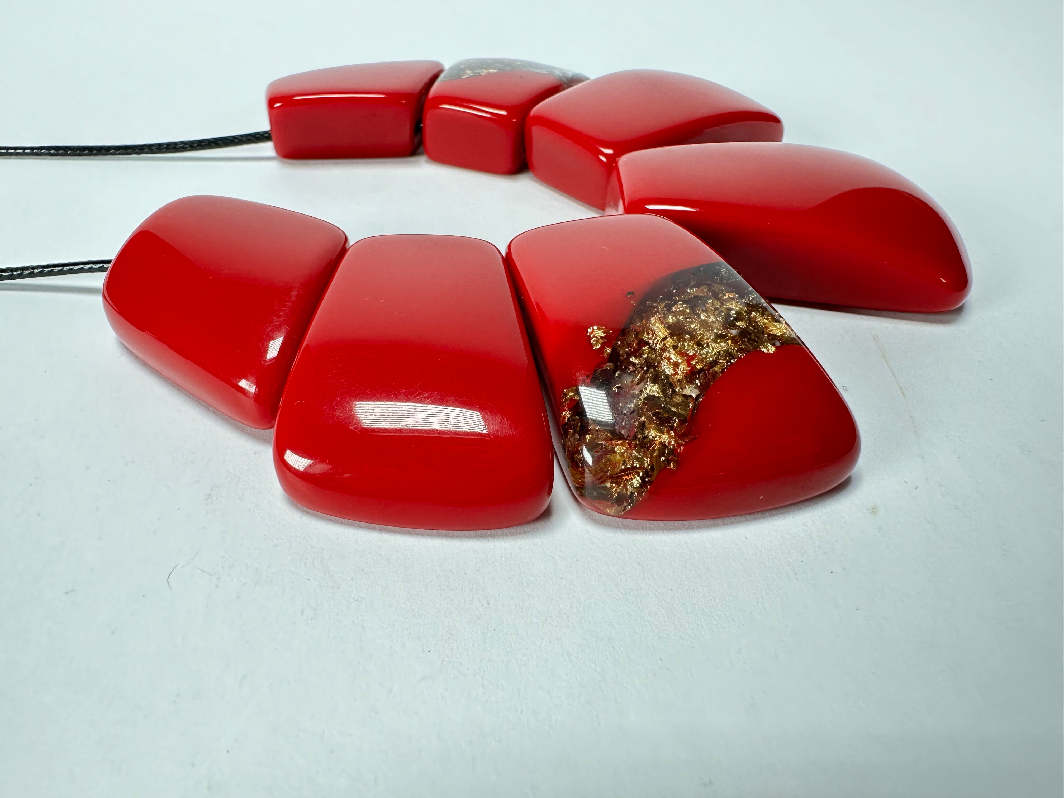 Sobral - Metalique Orlando "Rimla" Red Resin Necklace ( 004144 )