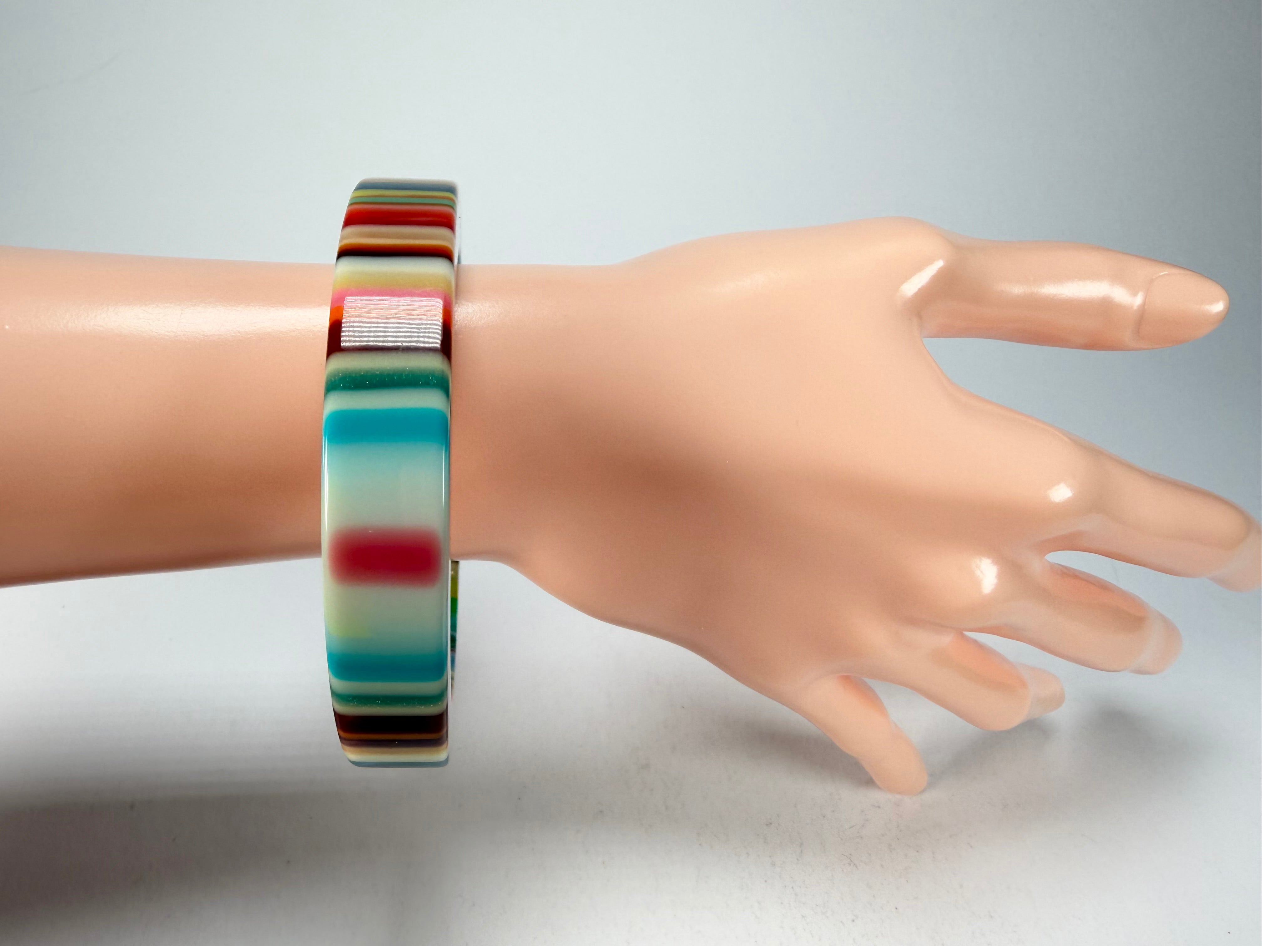 R Sobral - Liquorice Pop Art Solid Retro Resin Bangle ( * Rare * )