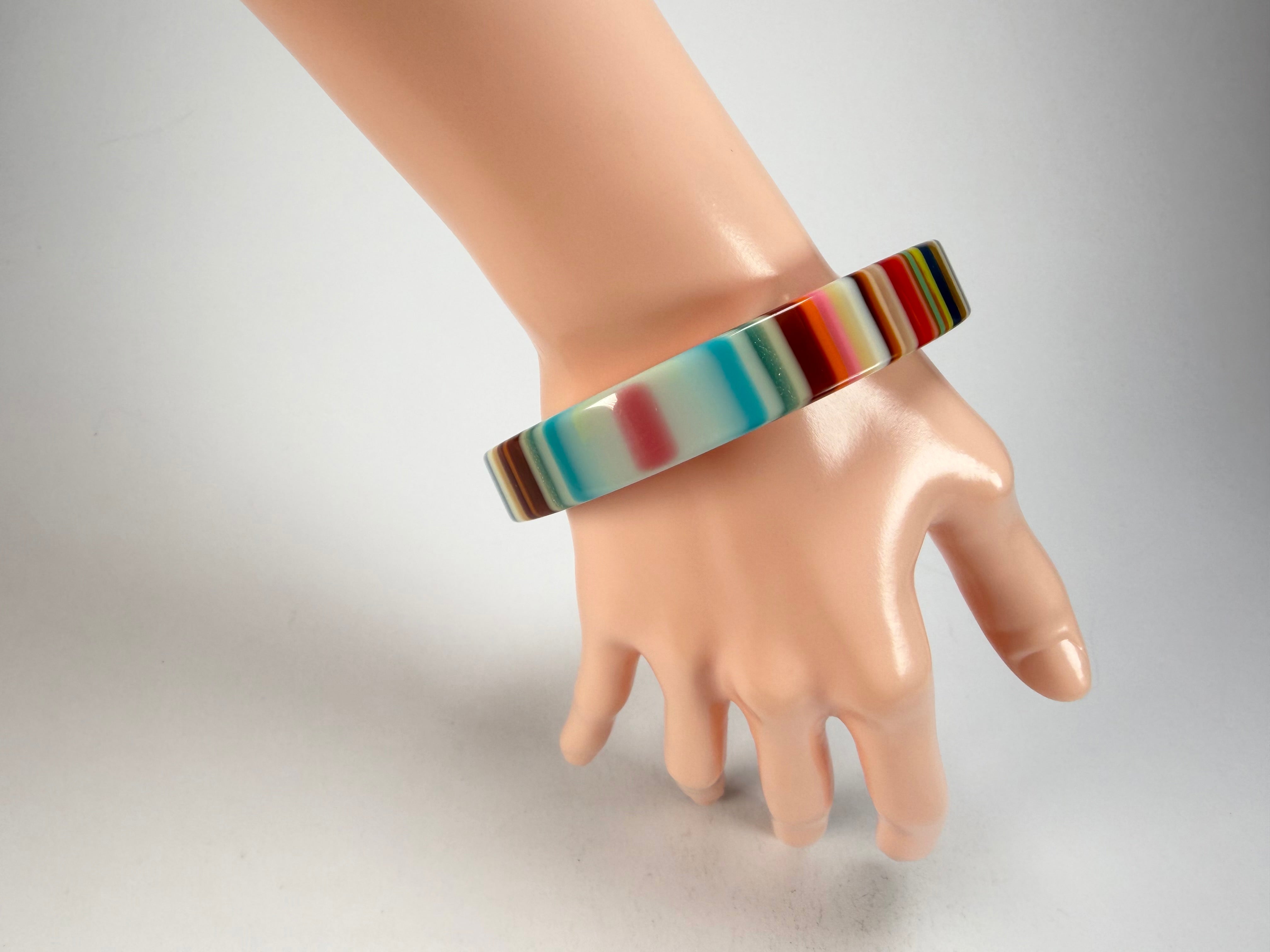 R Sobral - Liquorice Pop Art Solid Retro Resin Bangle ( * Rare * )