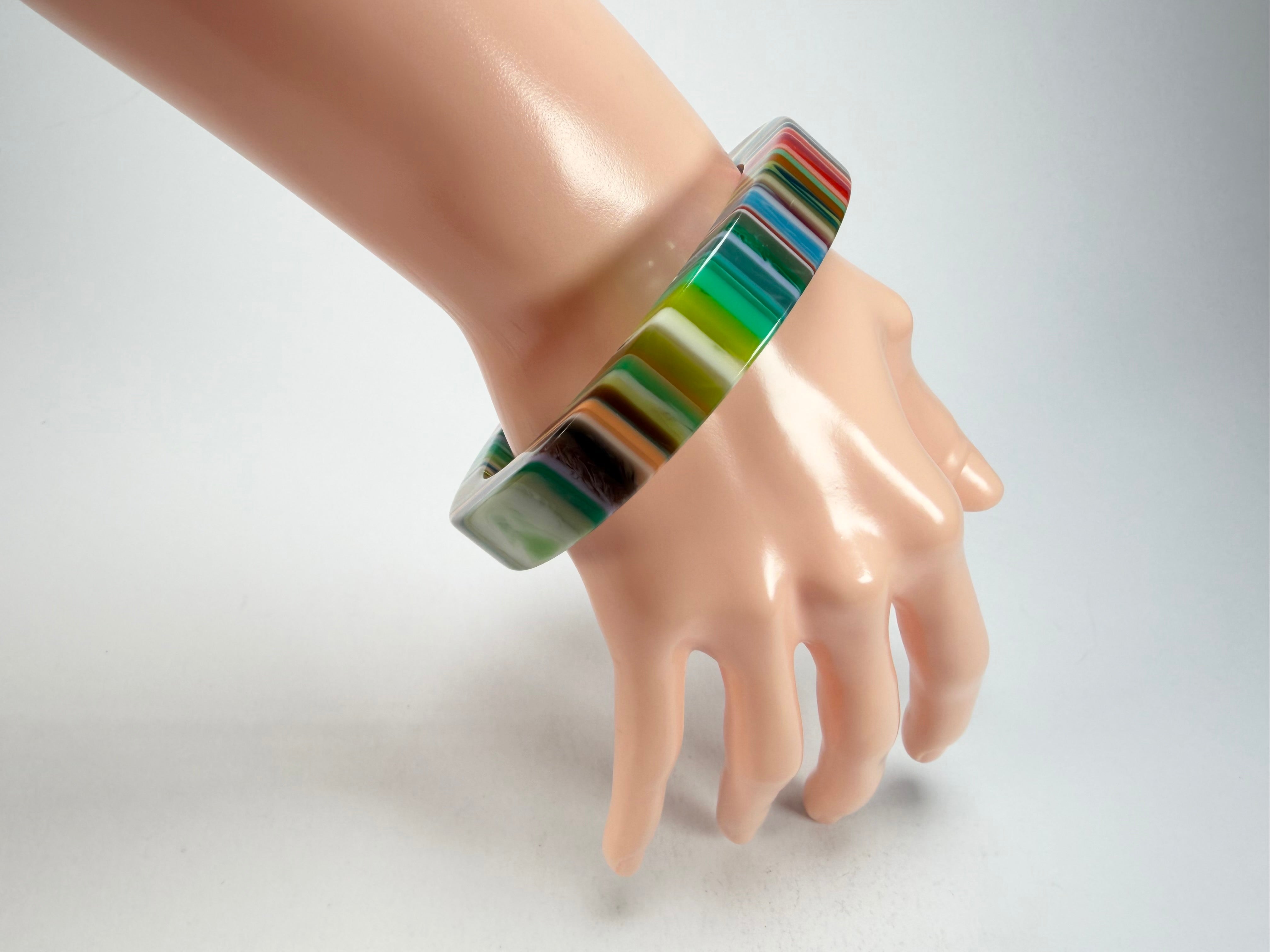 R Sobral - Liquorice Pop Art Solid Retro Resin Bangle ( * Rare * )