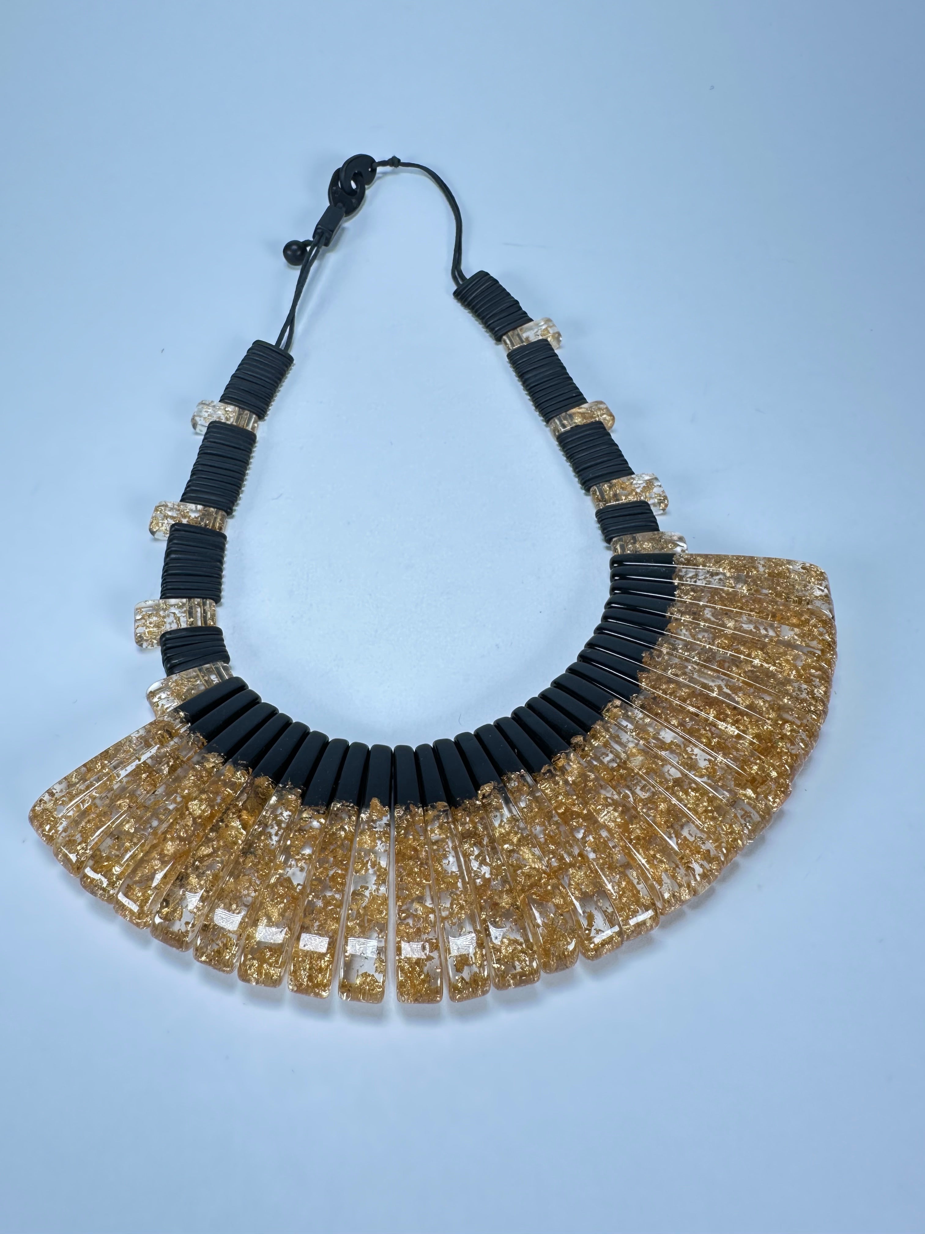 Sobral - Metalique "Realeza" Resin Necklace ( 004966 )