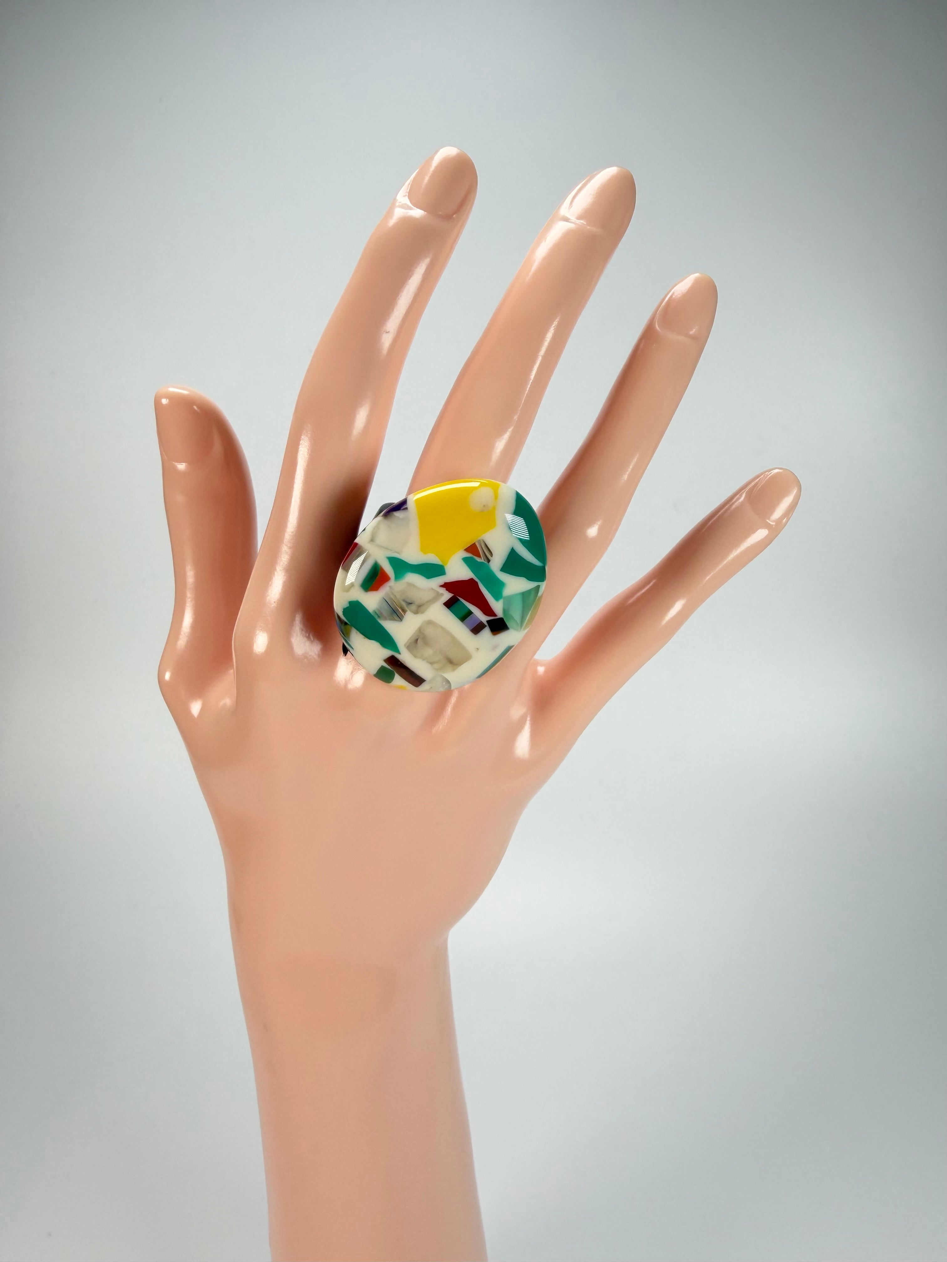 Sobral - Caillou Marfim "Poesia" Resin Ring ( 003597 ) - Size UK S / US 9