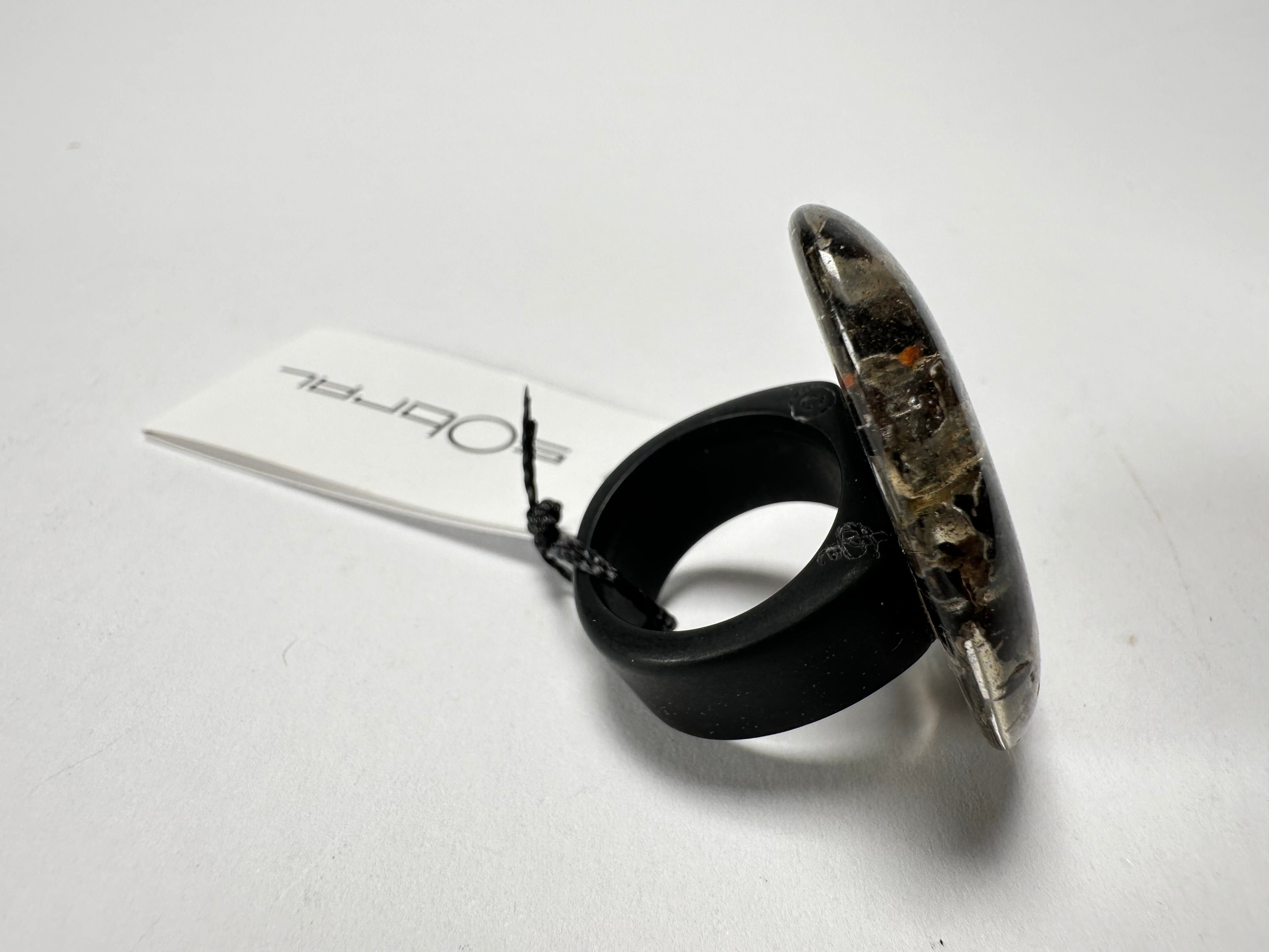 Sobral - Seweed "Poesia Efeito" Resin Ring ( 003597 ) - Size UK N / US 6.5