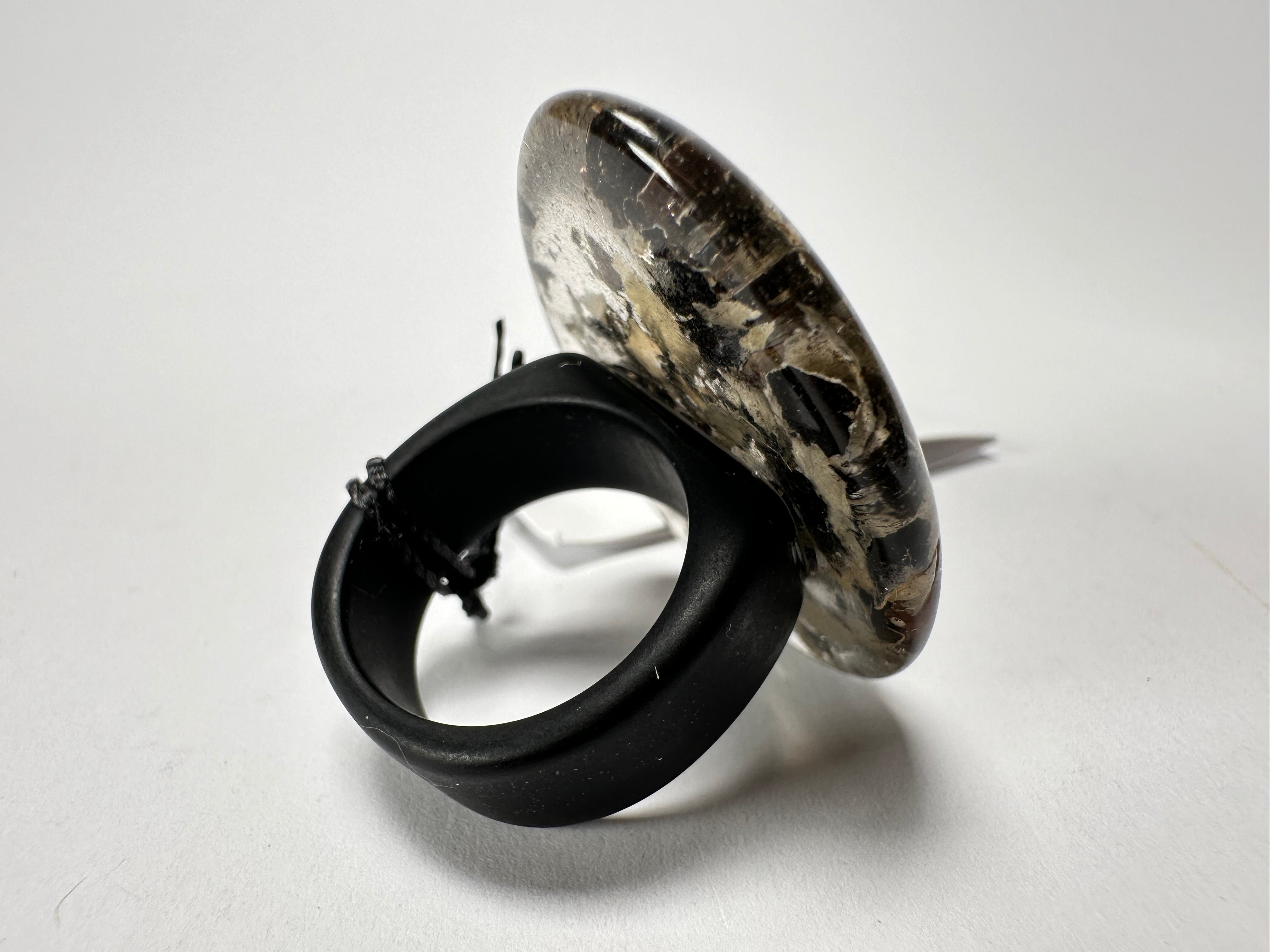 Sobral - Seweed "Poesia Efeito" Resin Ring ( 003597 ) - Size UK Q / US 8