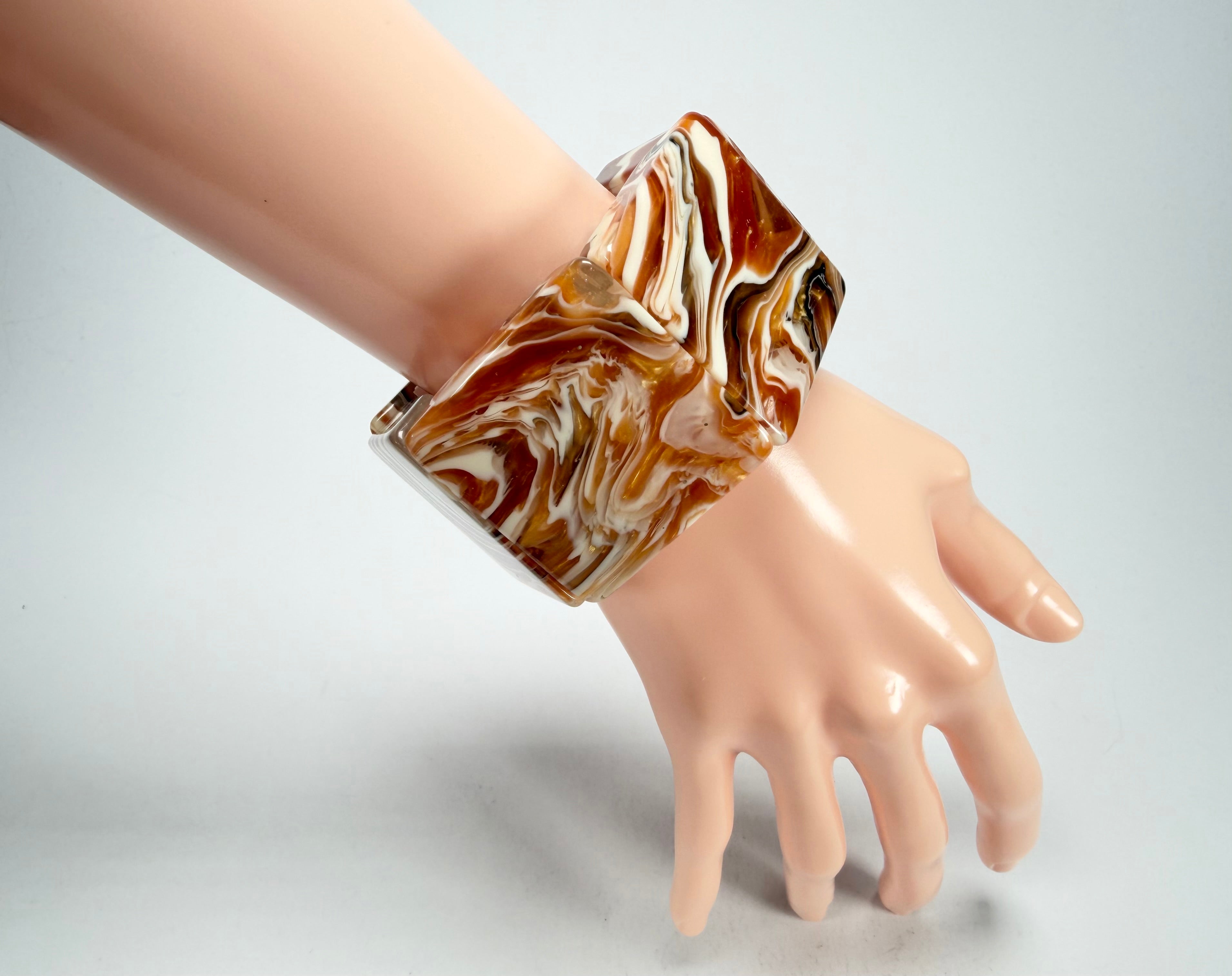 Sobral - Carmelo "Mery" Onda Creme Resin Bracelet ( 004575 )