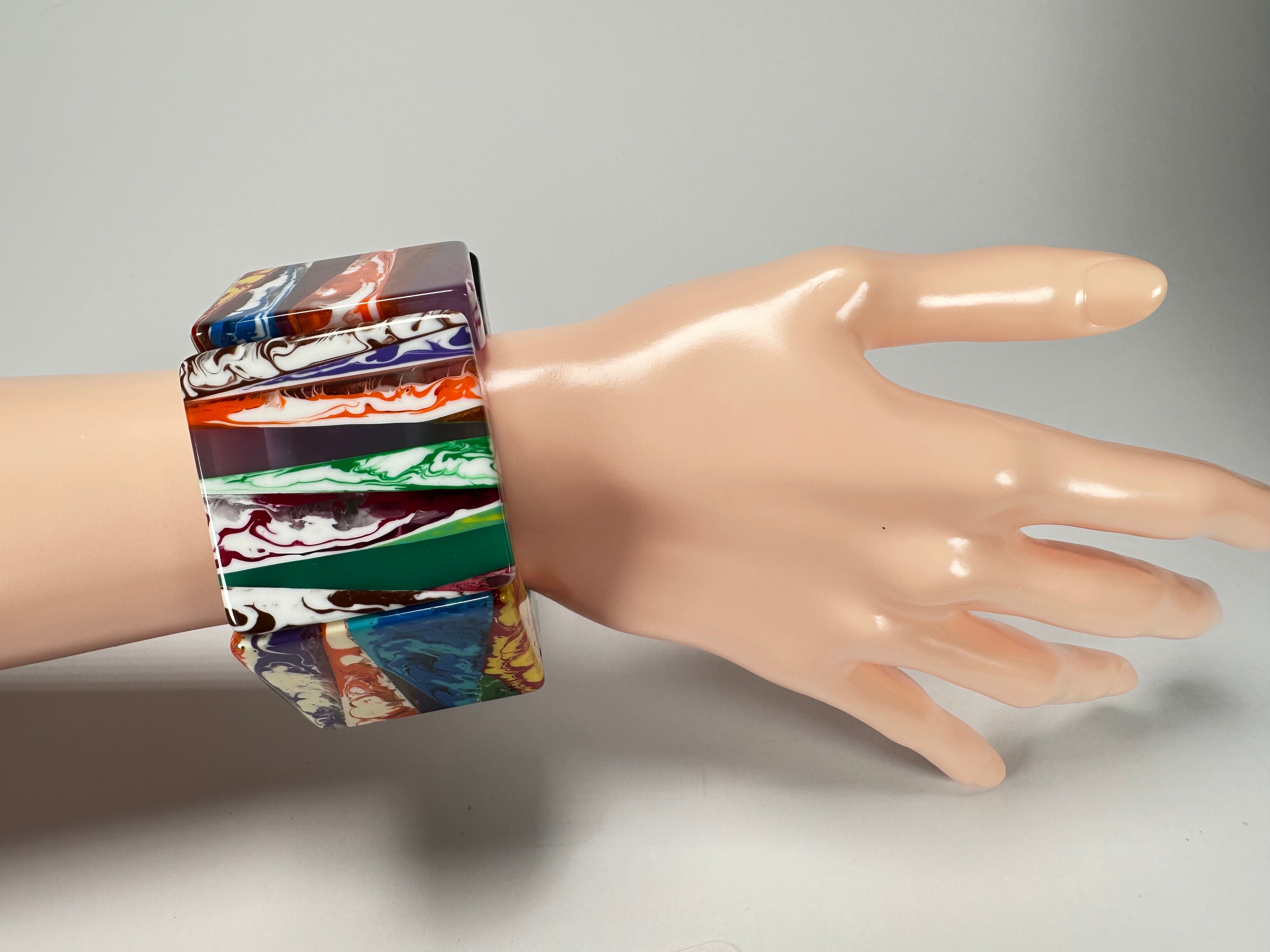 Sobral - Multi-Colour "Mery Onda" Elasticated Resin Bracelet ( 004575 )