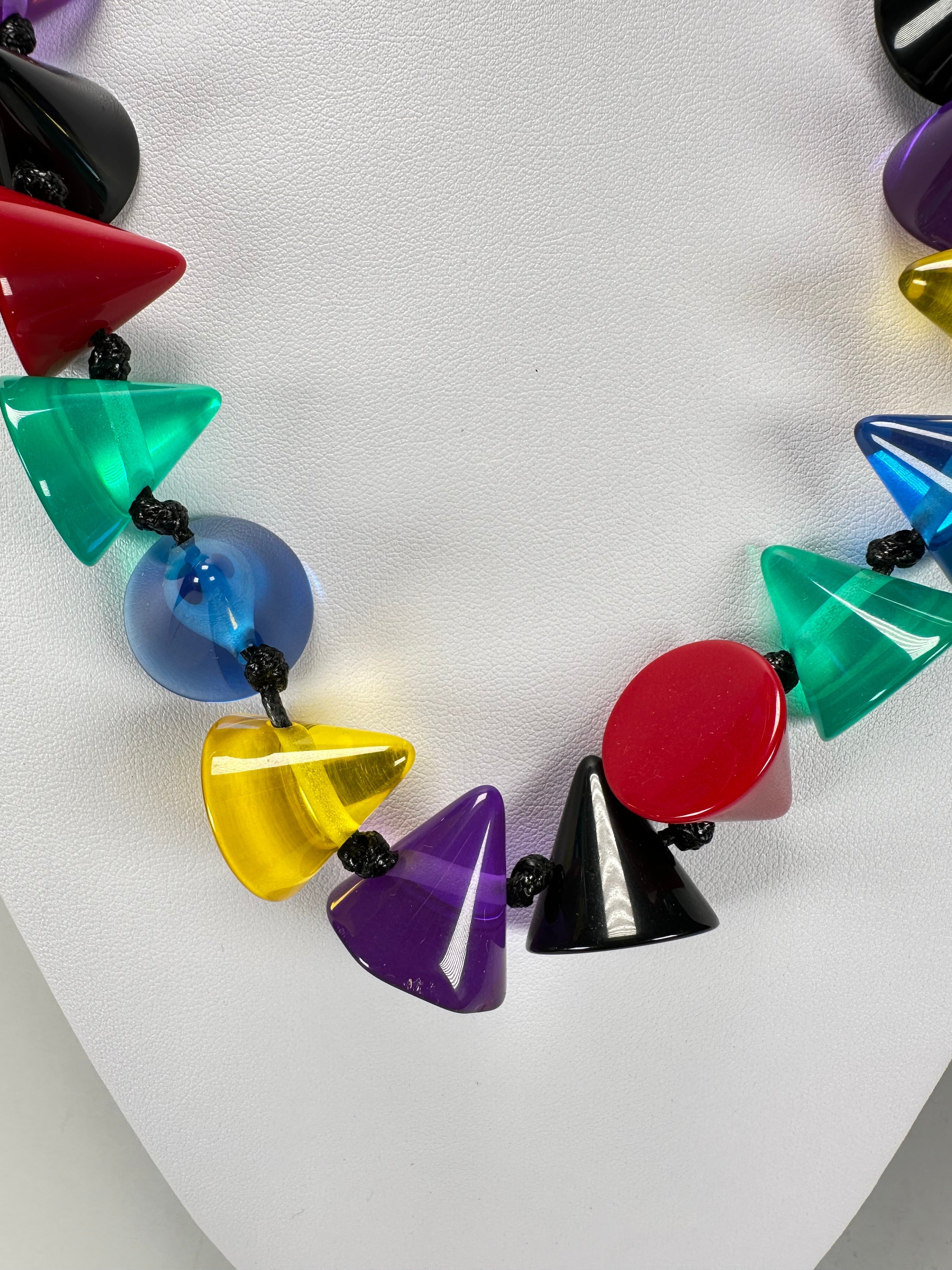 Sobral - Mix 2023 "Cones MD" Resin Necklace ( 005368 )