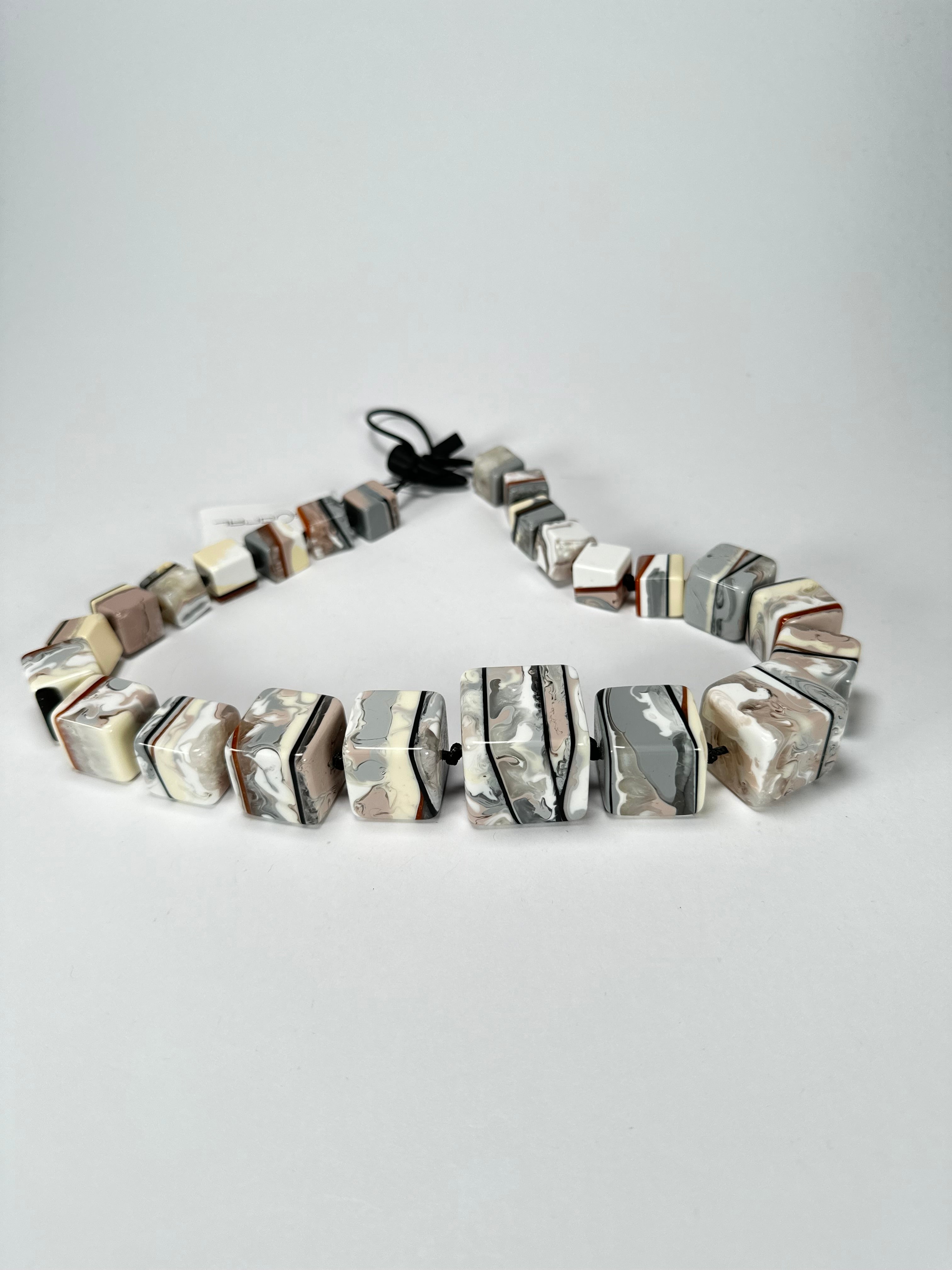 Sobral - Lágrima D'or "K" Large Cubes Resin Necklace ( 003624 )