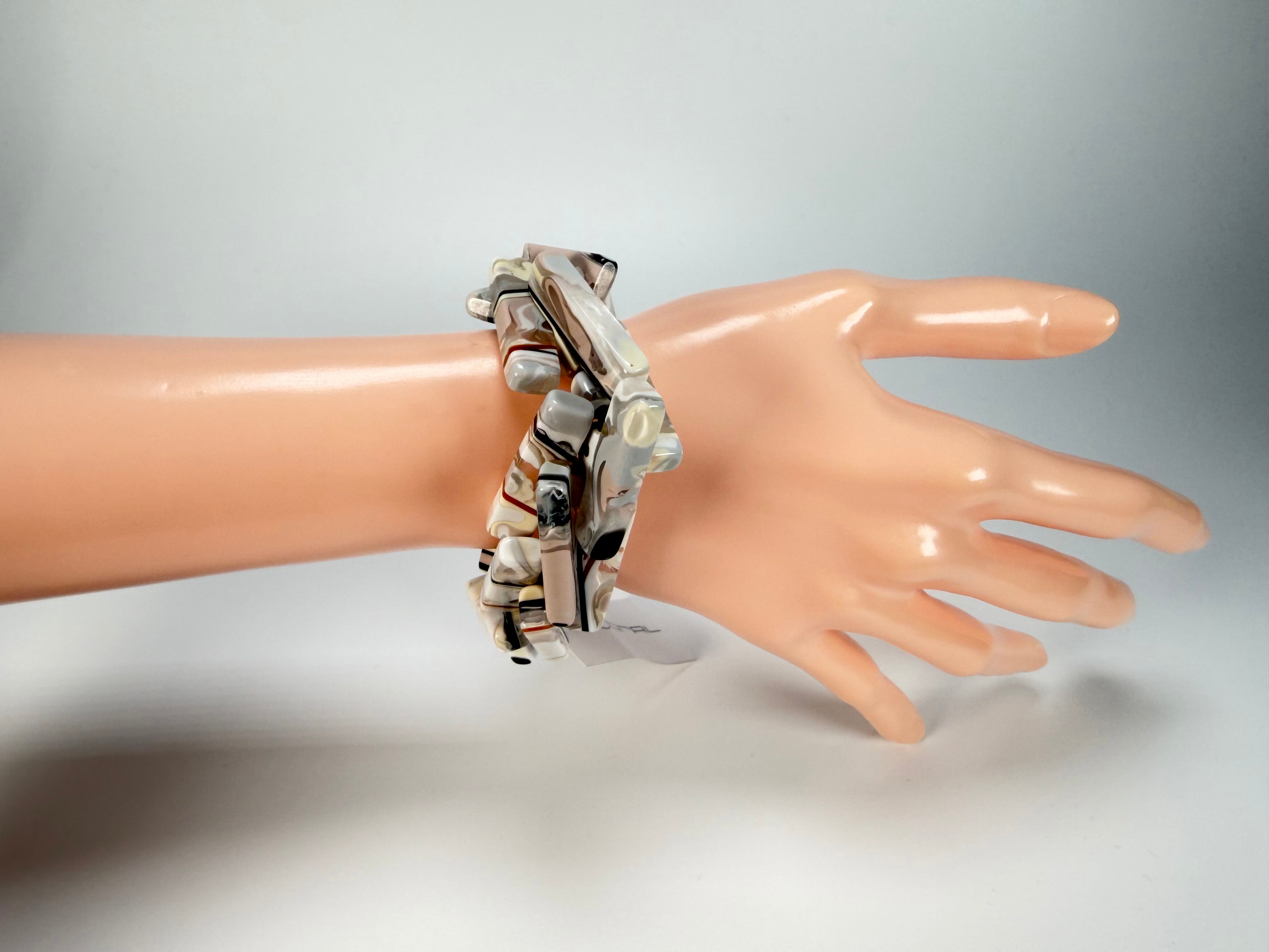 Sobral - Lágrima D'or "1WJP" Elasticated Resin Bracelet ( 003882 )