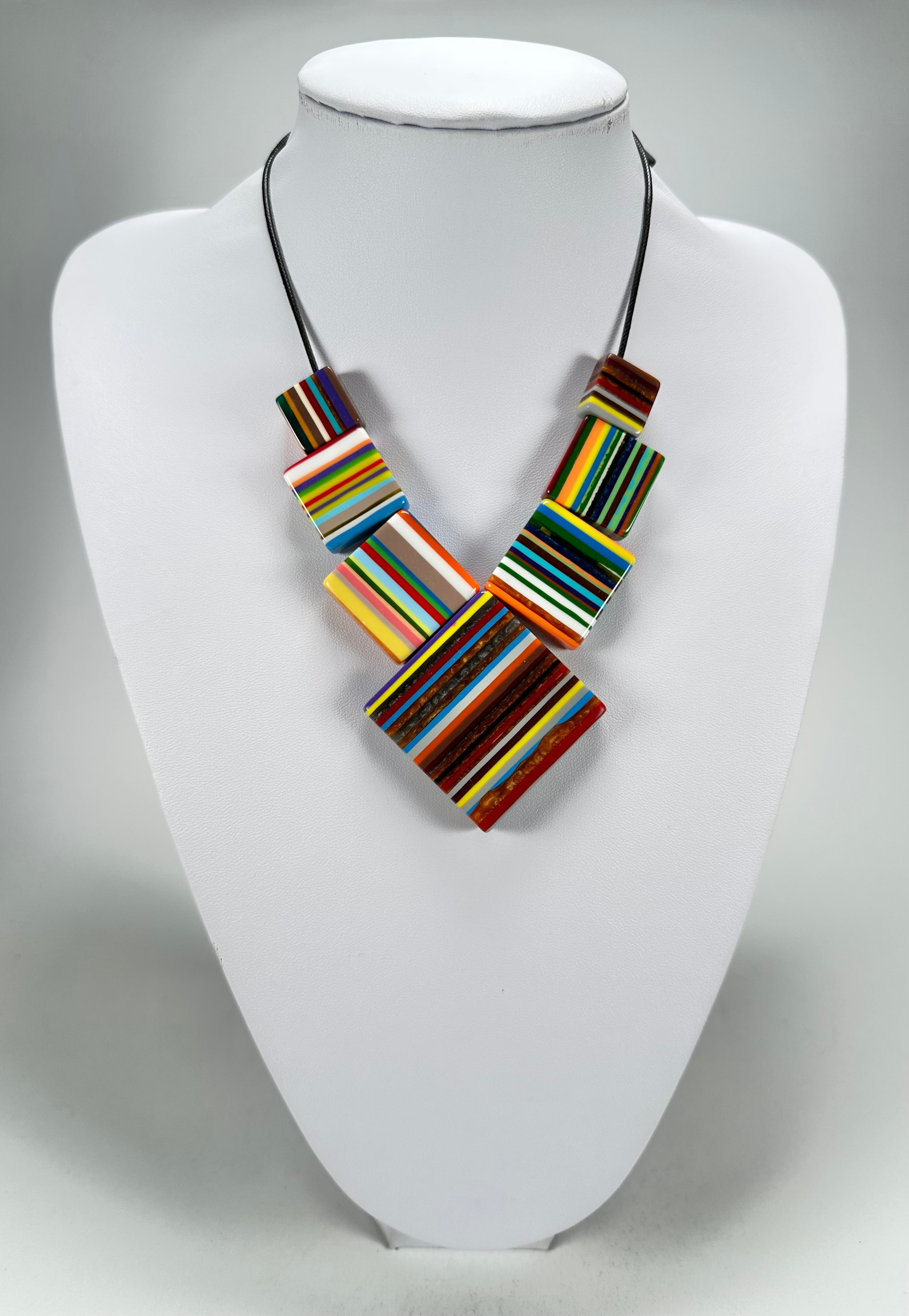 Sobral - Pop Art "Jackson" Resin Necklace ( 004295 )