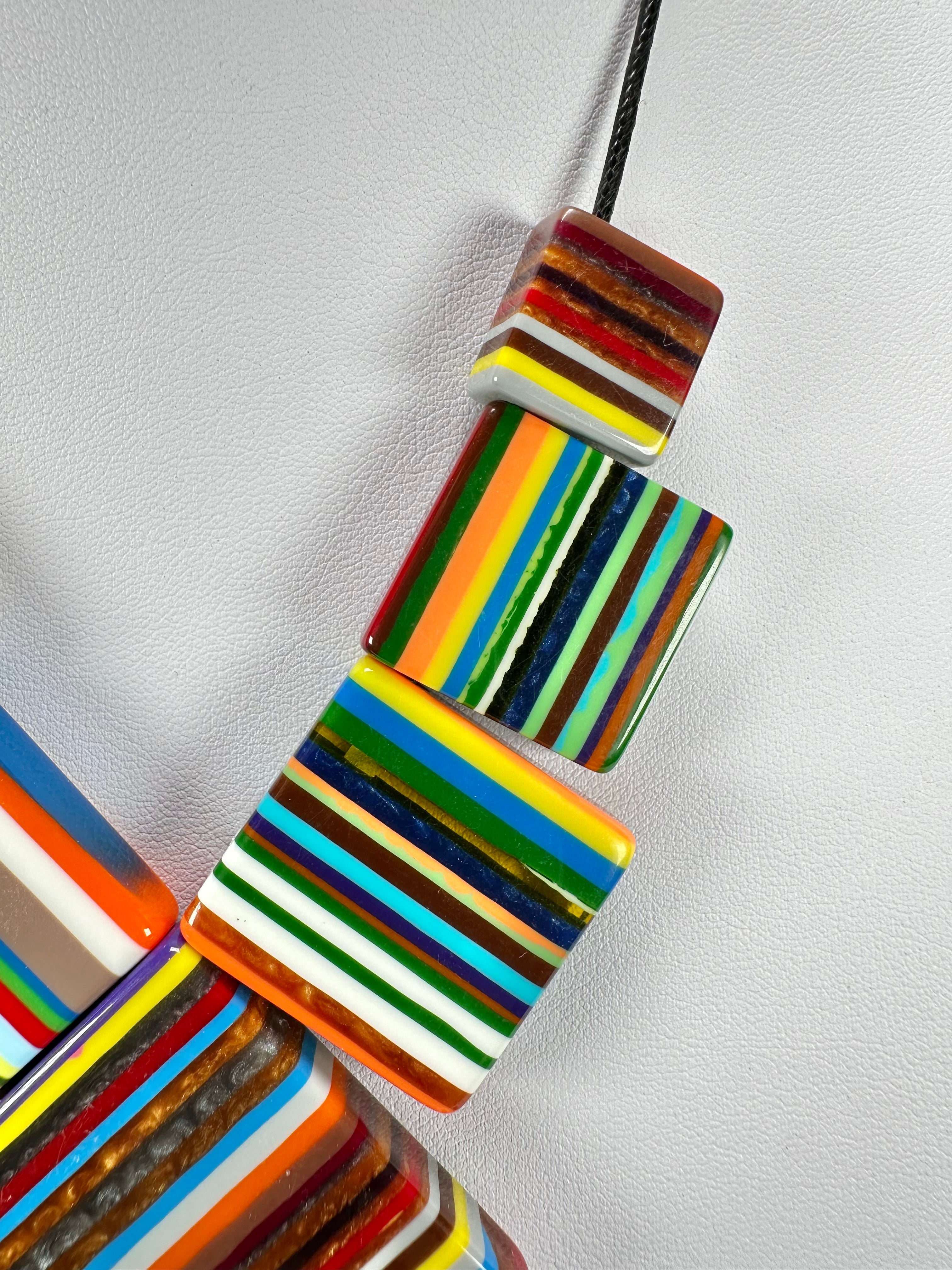 Sobral - Pop Art "Jackson" Resin Necklace ( 004295 )