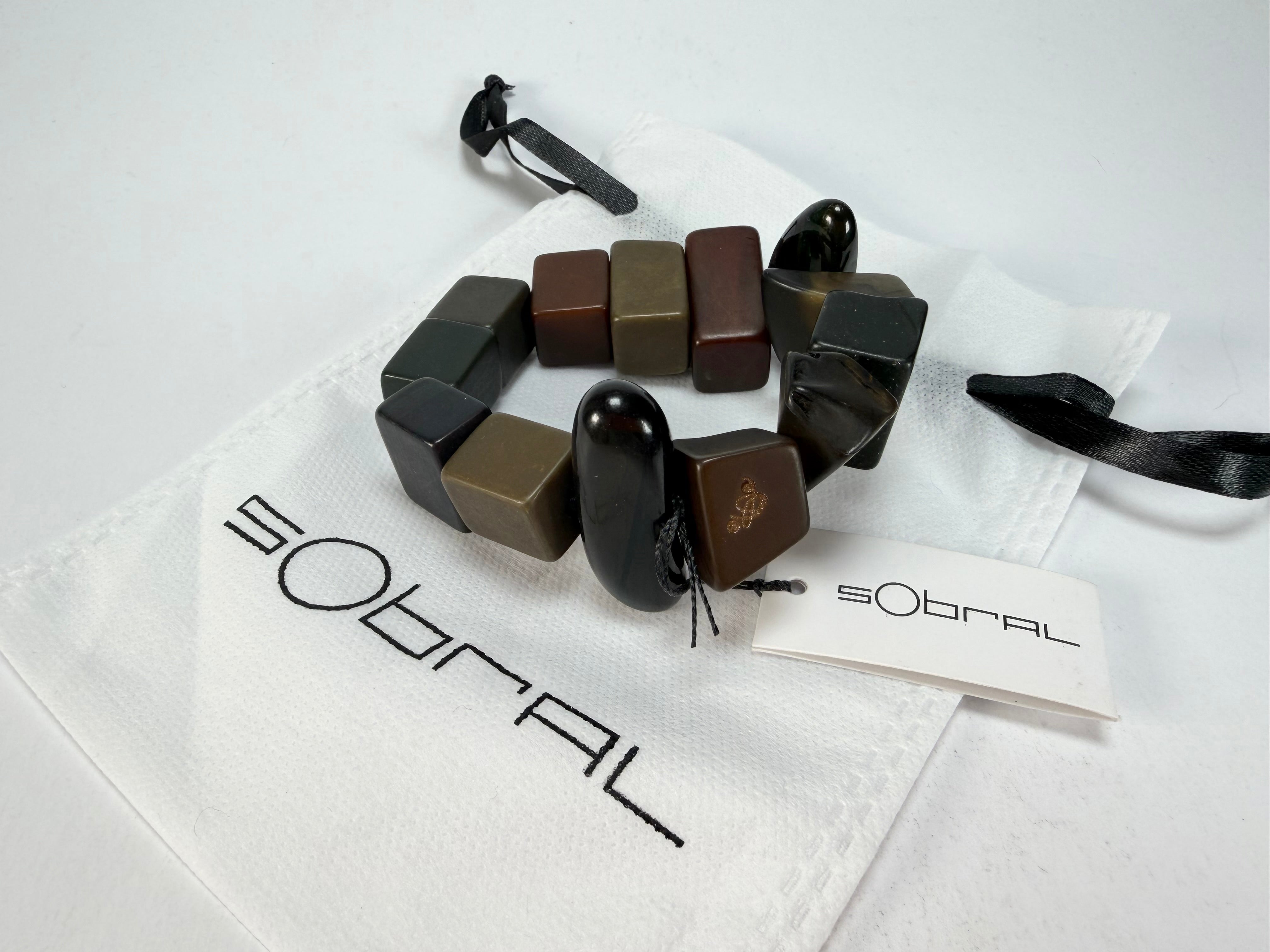 Sobral - Indiana "Cinza" Smokey Gray Mix Elasticated Resin Bracelet ( 000210 )