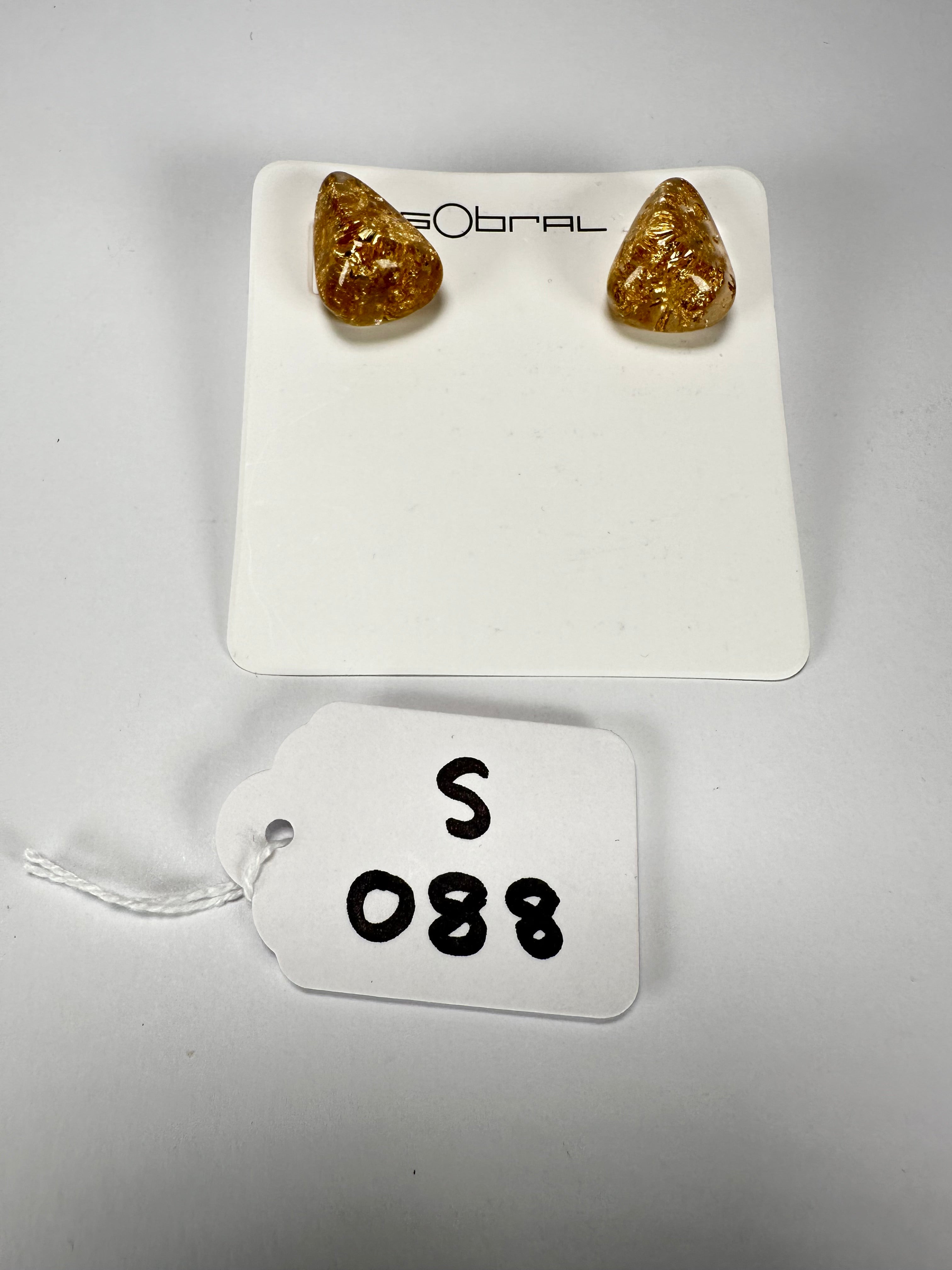 Sobral - Metalique "Pequeno Diamante" Resin Earrings ( 003600 )