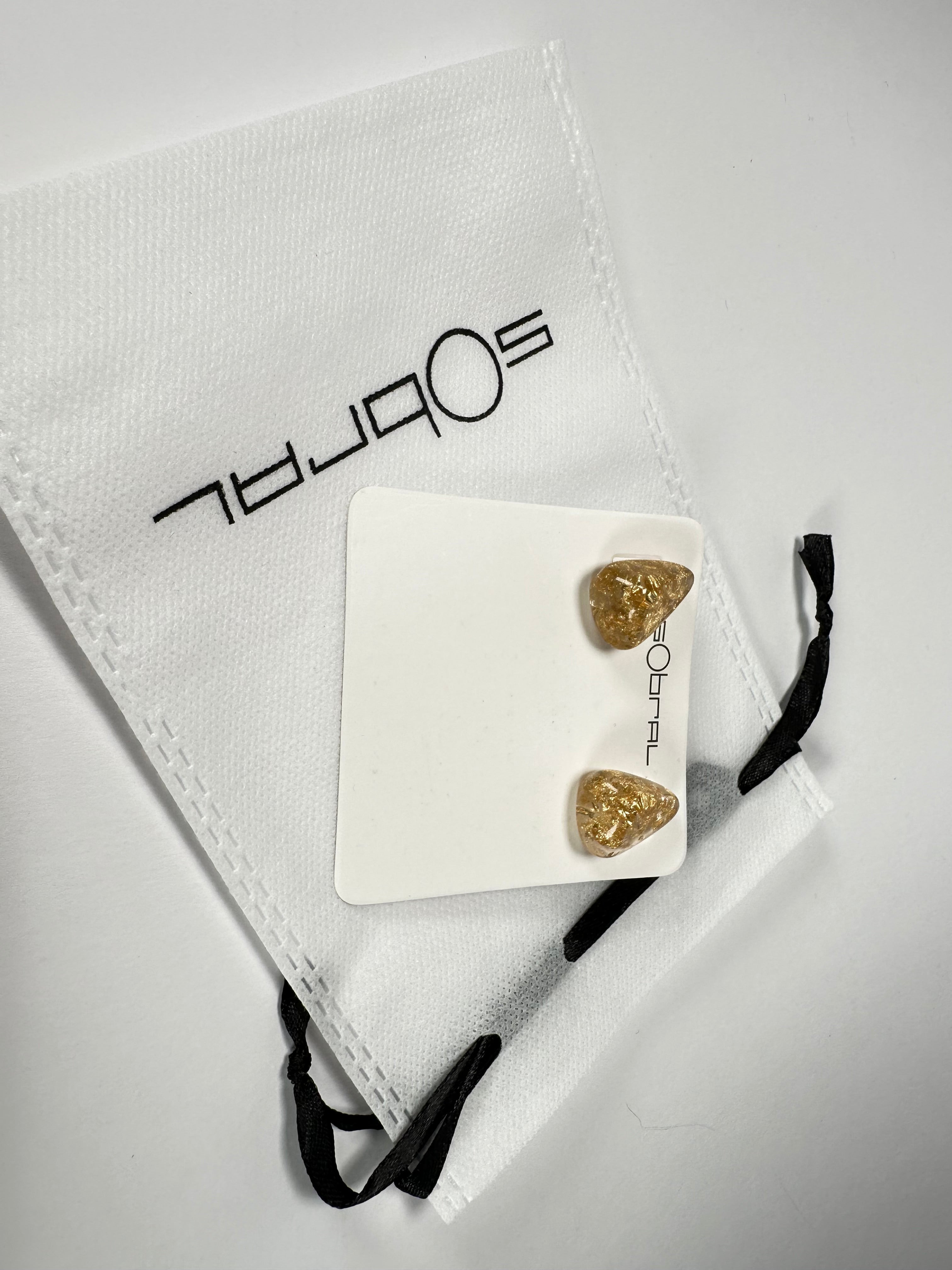 Sobral - Metalique "Pequeno Diamante" Resin Earrings ( 003600 )