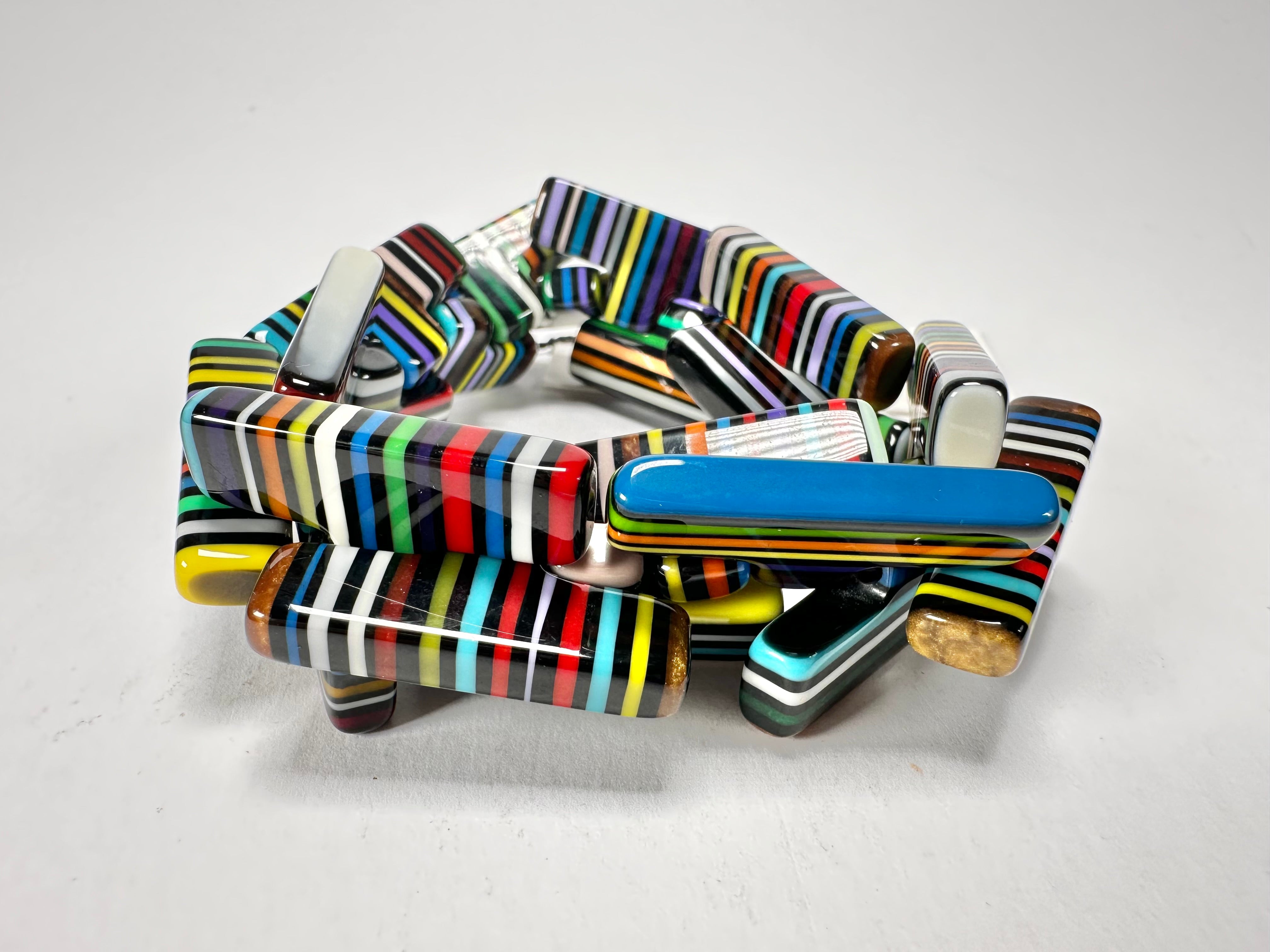 Sobral - Pop Art Noite "1WJP" Elasticated Resin Bracelet ( 003882 )