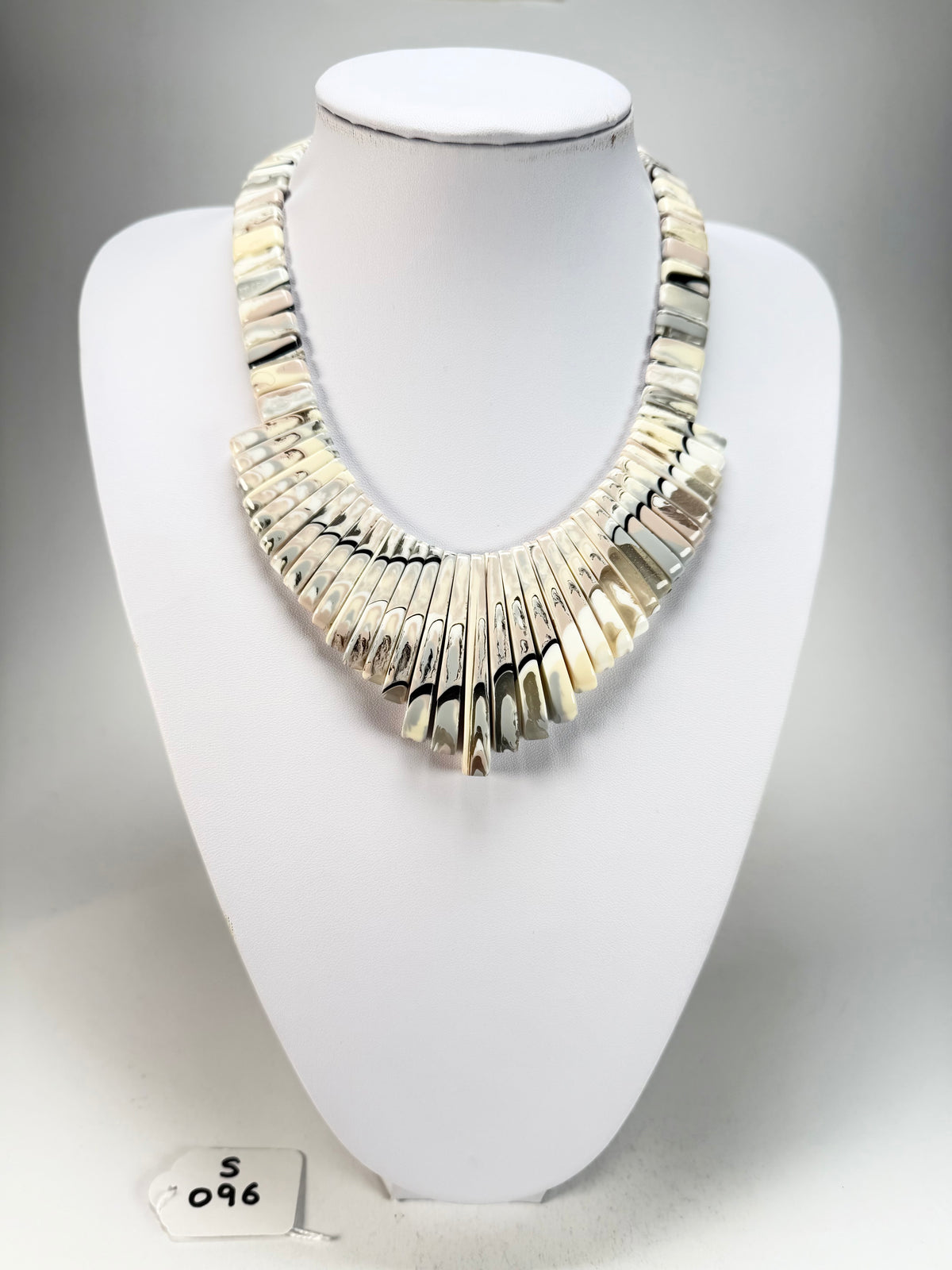 Sobral - Lágrima D'or "Tupi" Resin Necklace ( 004853 )