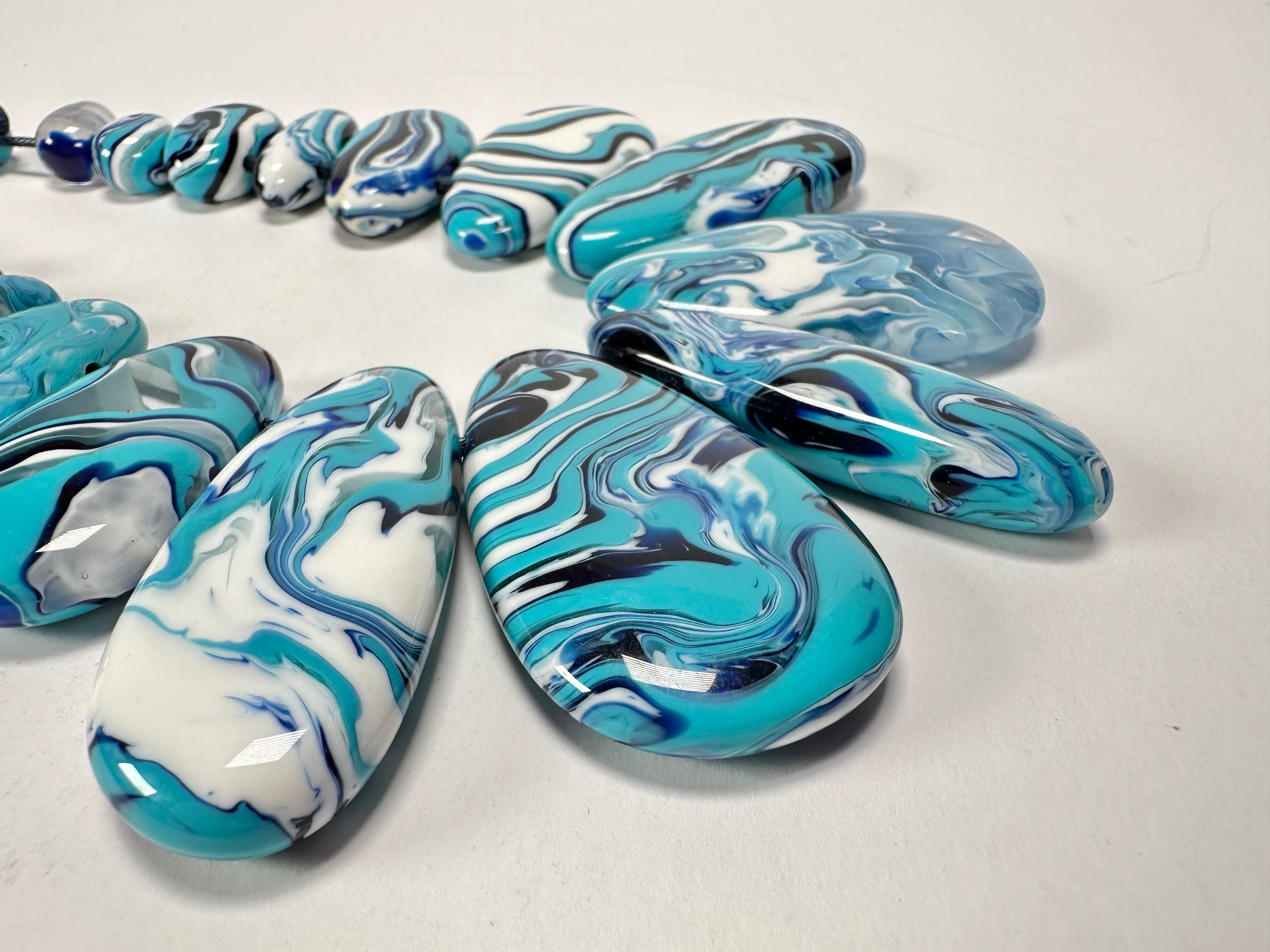 Sobral - Onda "Marou" Resin Necklace ( 005422 )