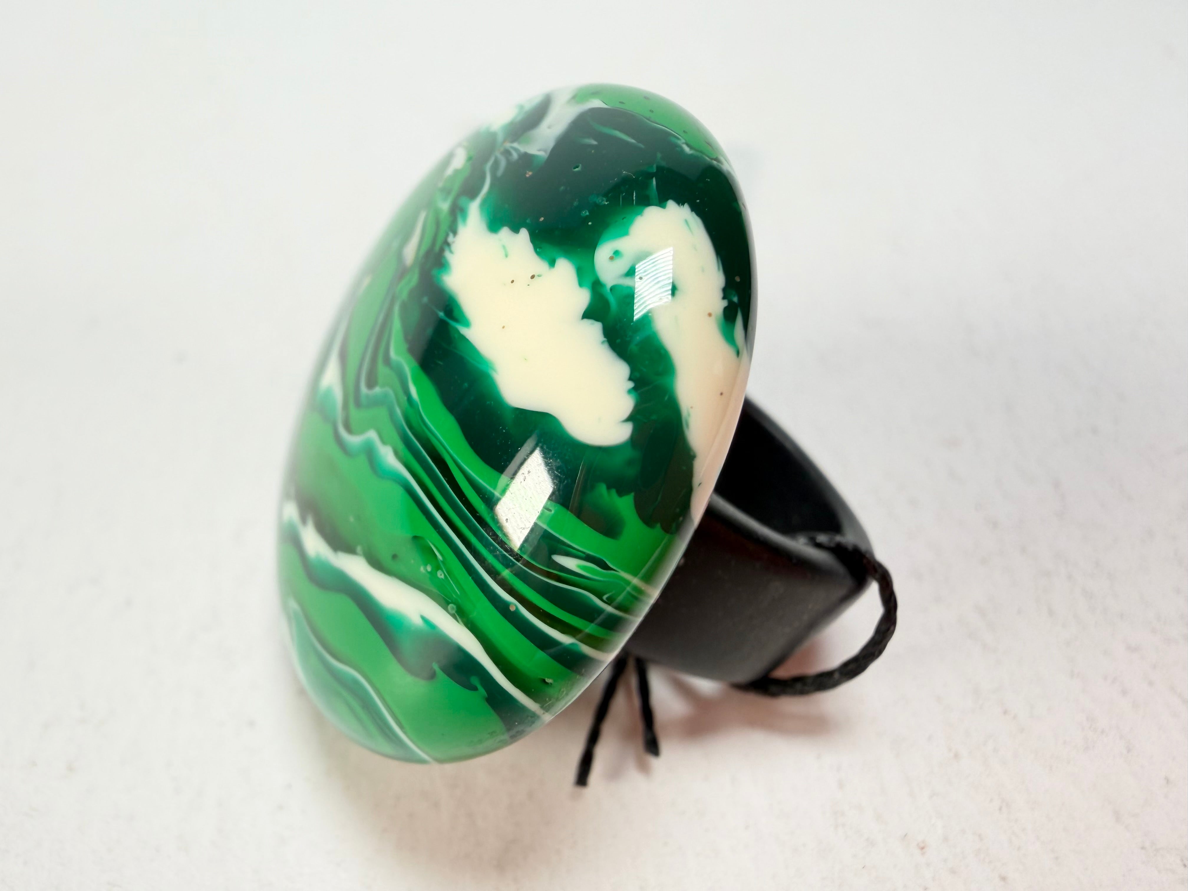 Sobral - Onda Verde "Onda Circle" Green Resin Ring ( 005324 ) - Size UK N / US 7